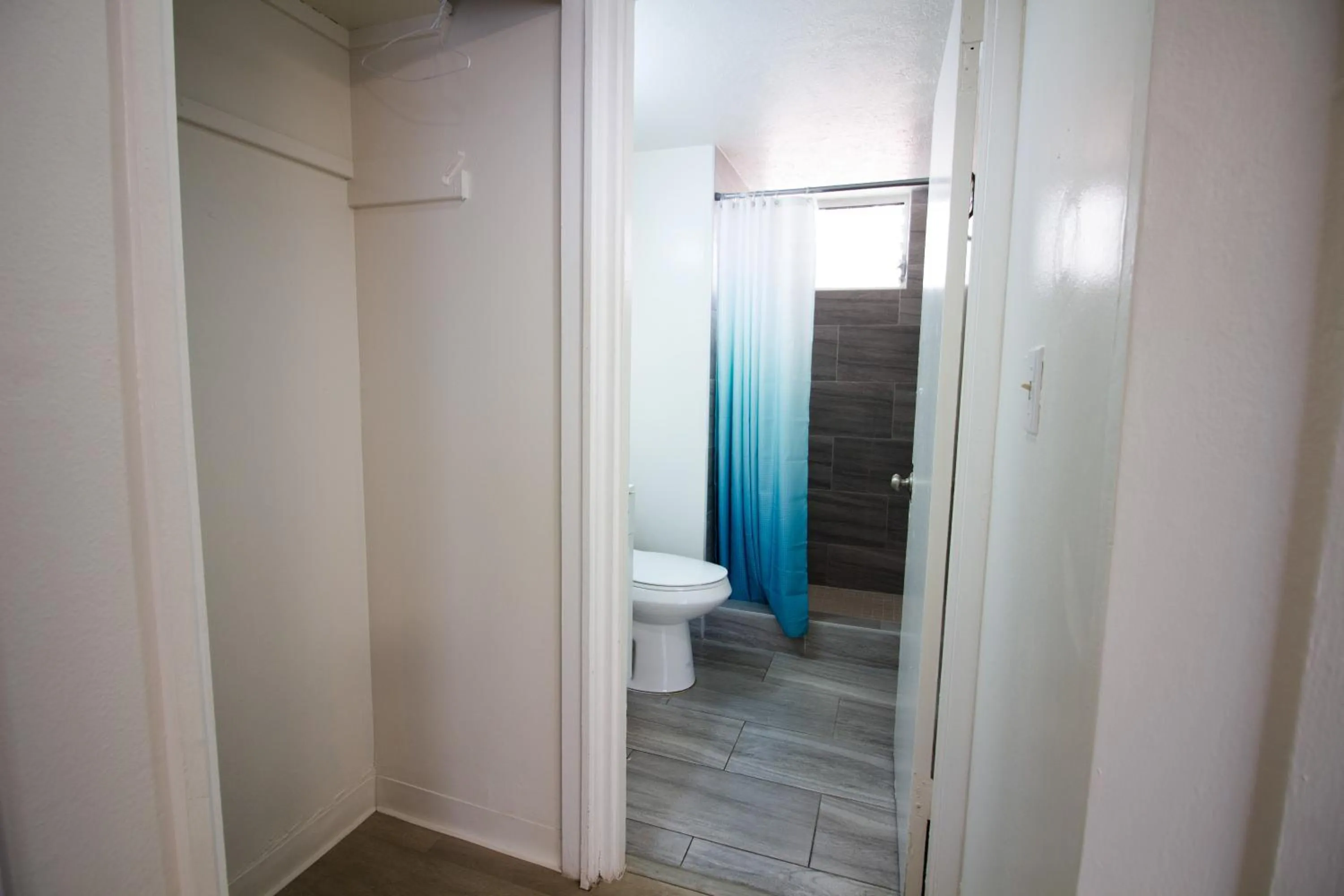 Waikiki Beachside Hostel