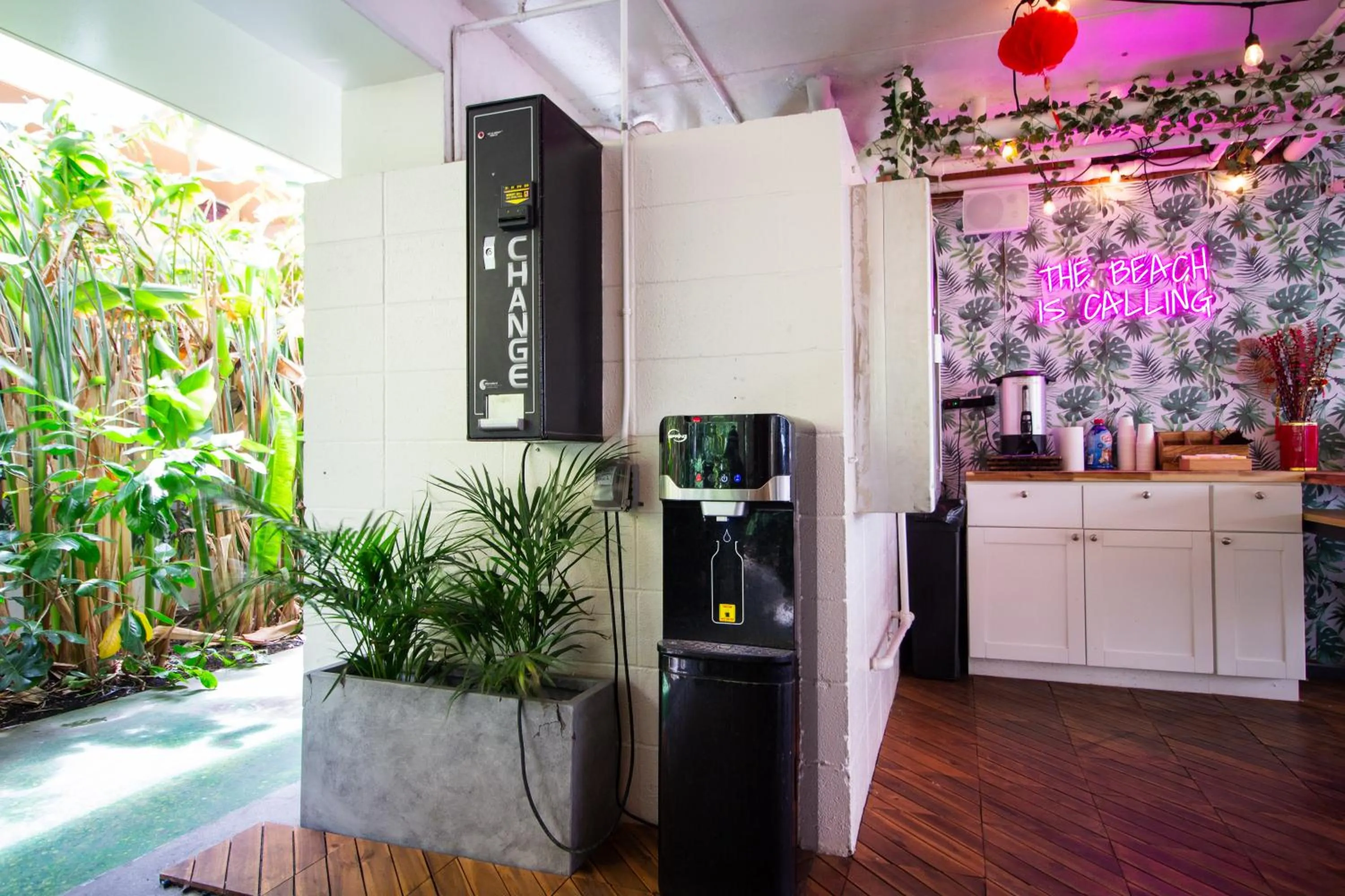 Coffee/tea facilities in Waikiki Beachside Hostel