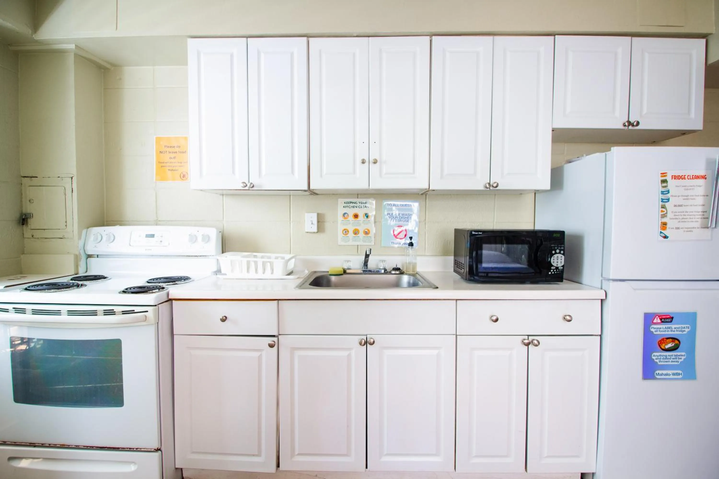 Waikiki Beachside Hostel