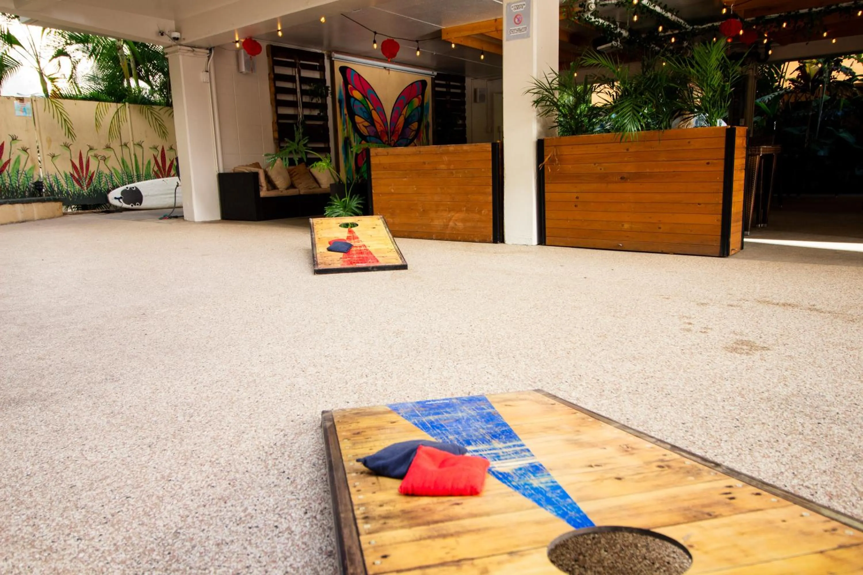 Waikiki Beachside Hostel