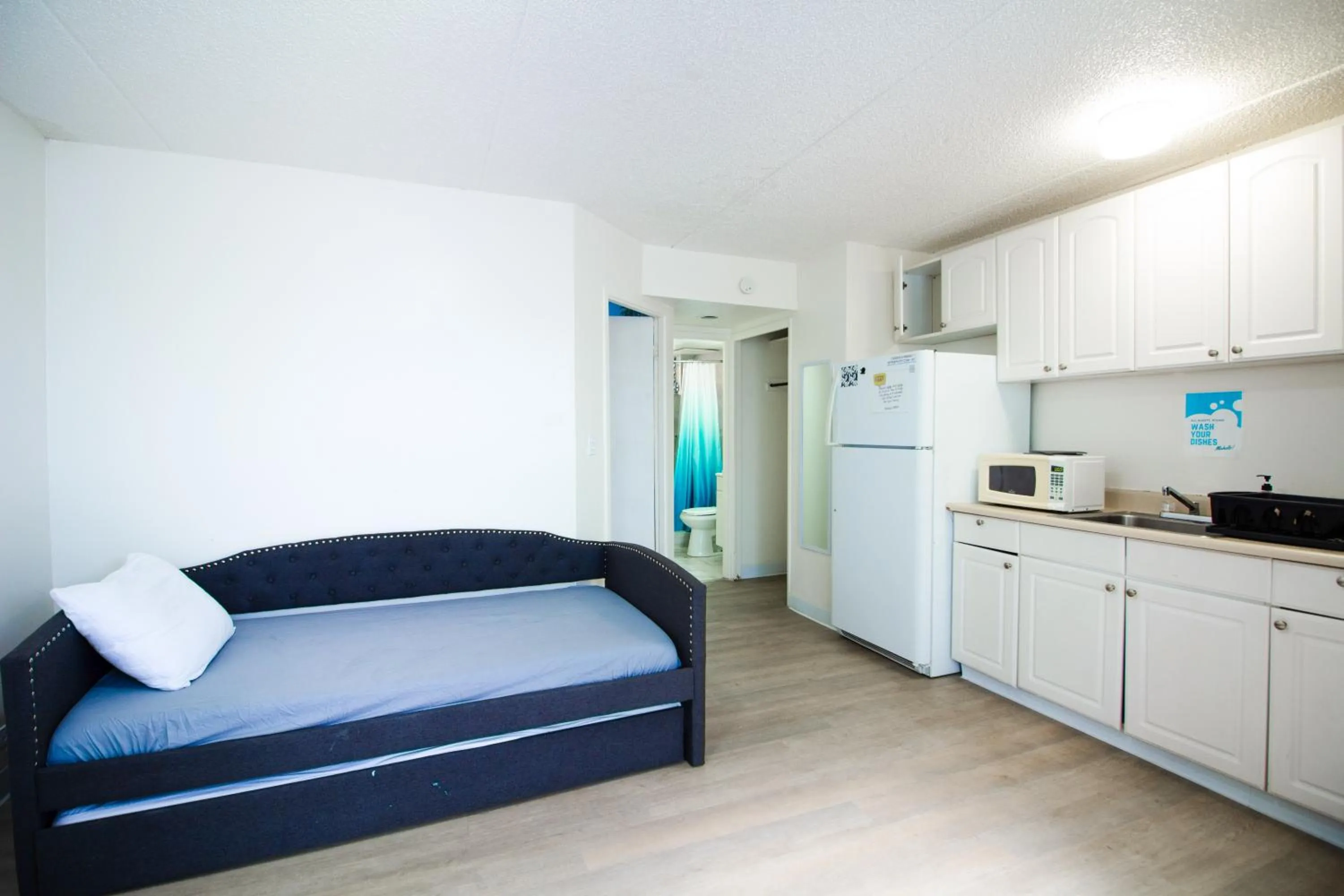 Waikiki Beachside Hostel