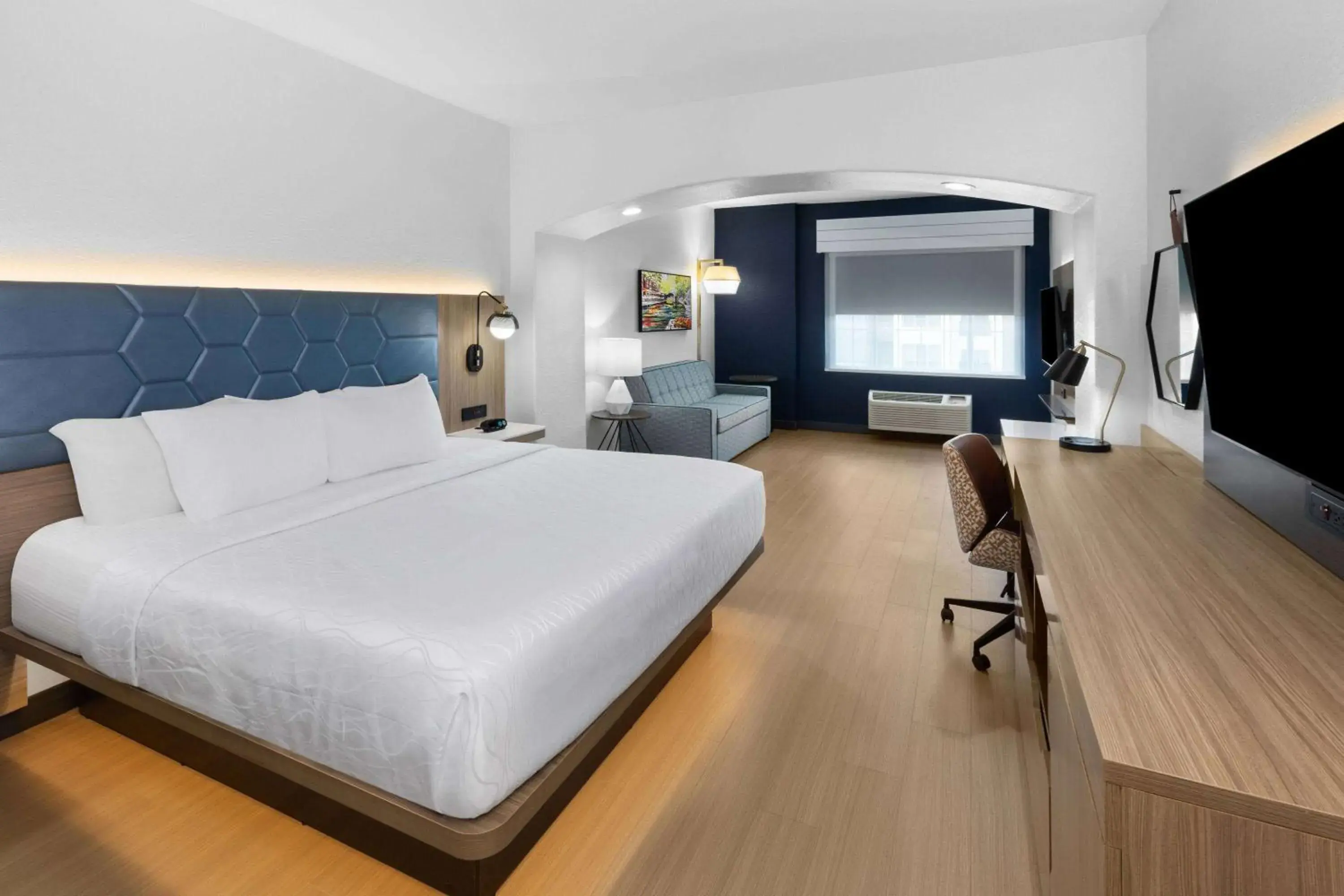 Executive King Room with Sofa Bed in La Quinta by Wyndham San Antonio Northwest Executive King Room with Sofa Bed in La Quinta by Wyndham San Antonio Northwest