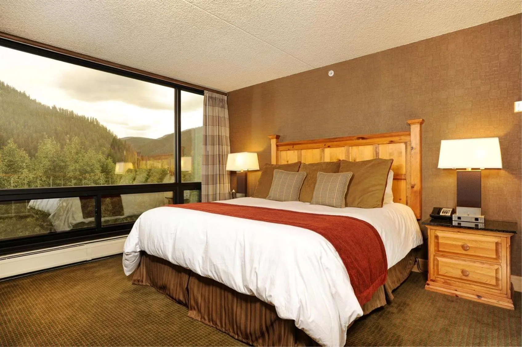Photo of the whole room, Bed in The Keystone Lodge and Spa by Keystone Resort