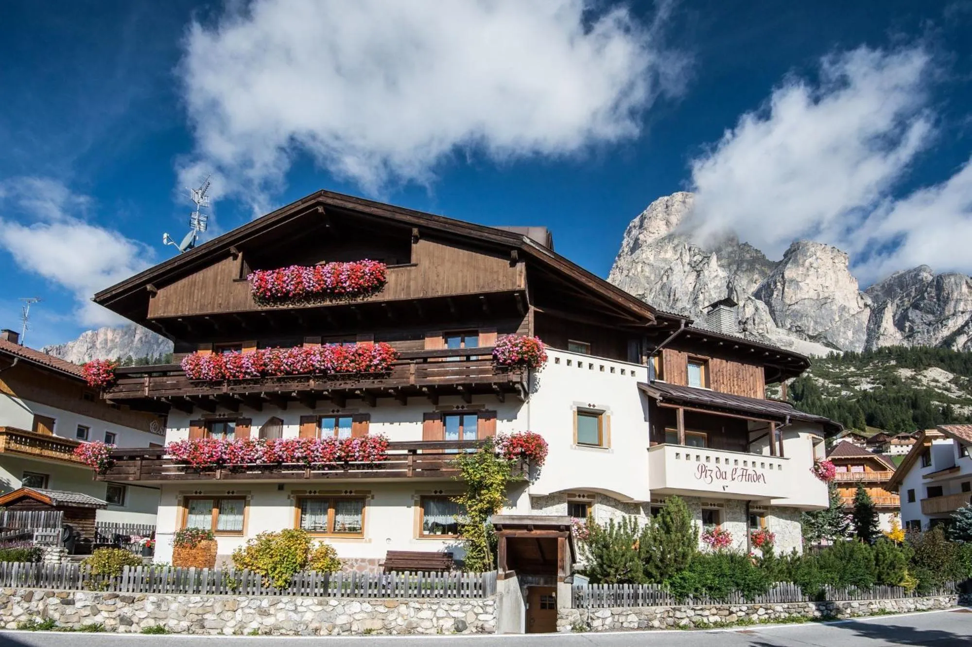 Property building in Garnì Piz da L'Ander