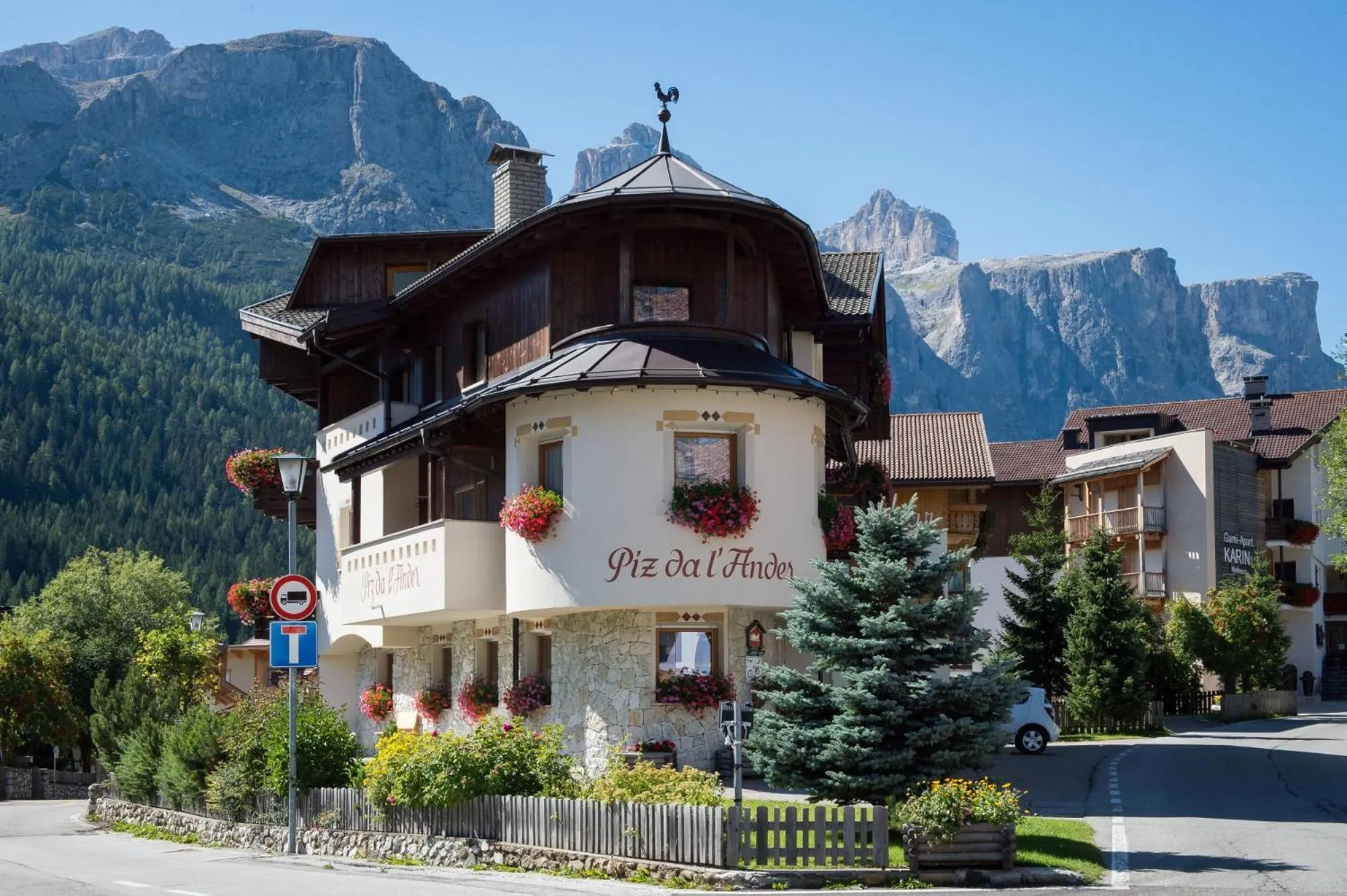 Property building in Garnì Piz da L'Ander
