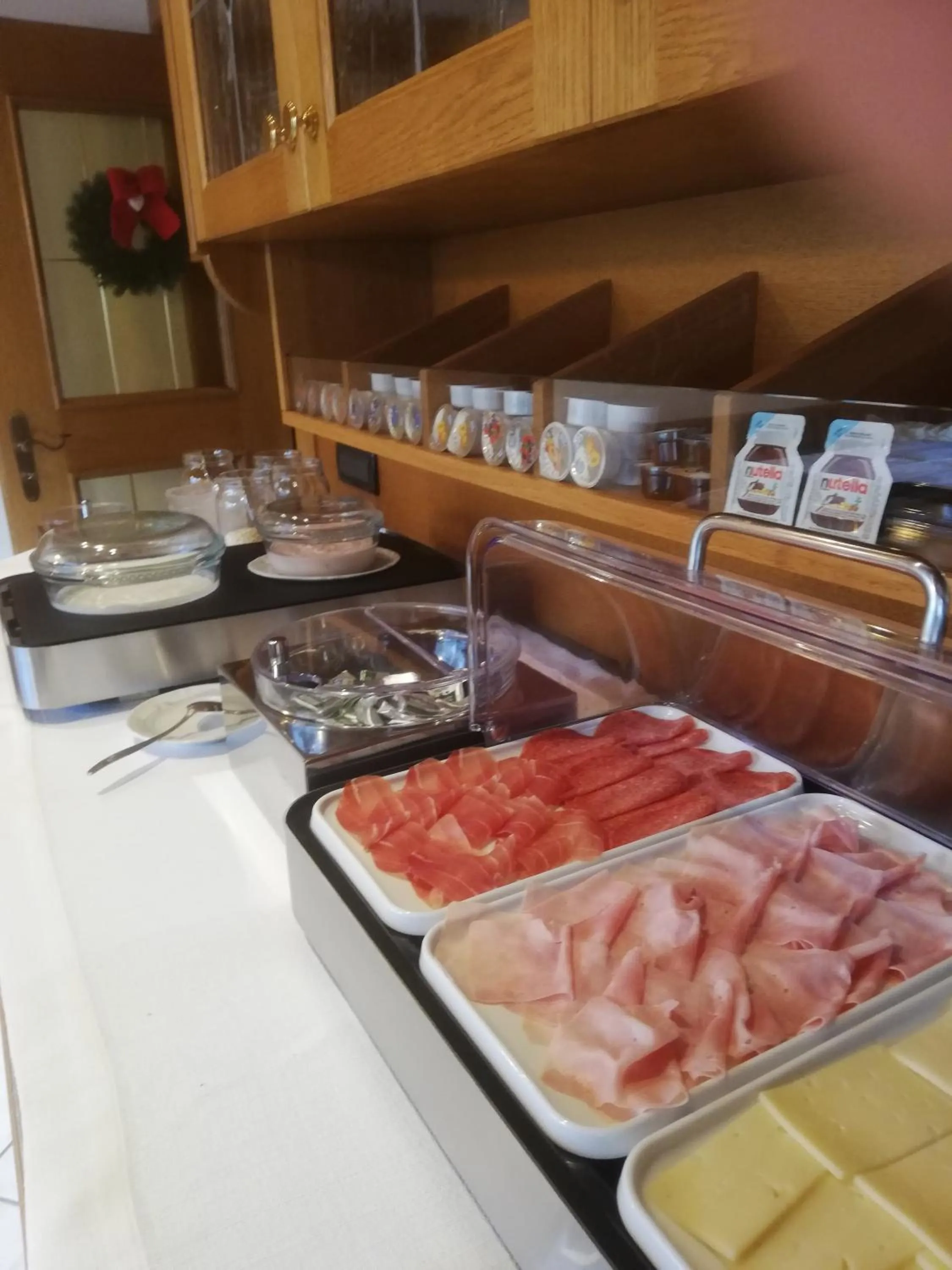 Buffet breakfast in Garnì Piz da L'Ander