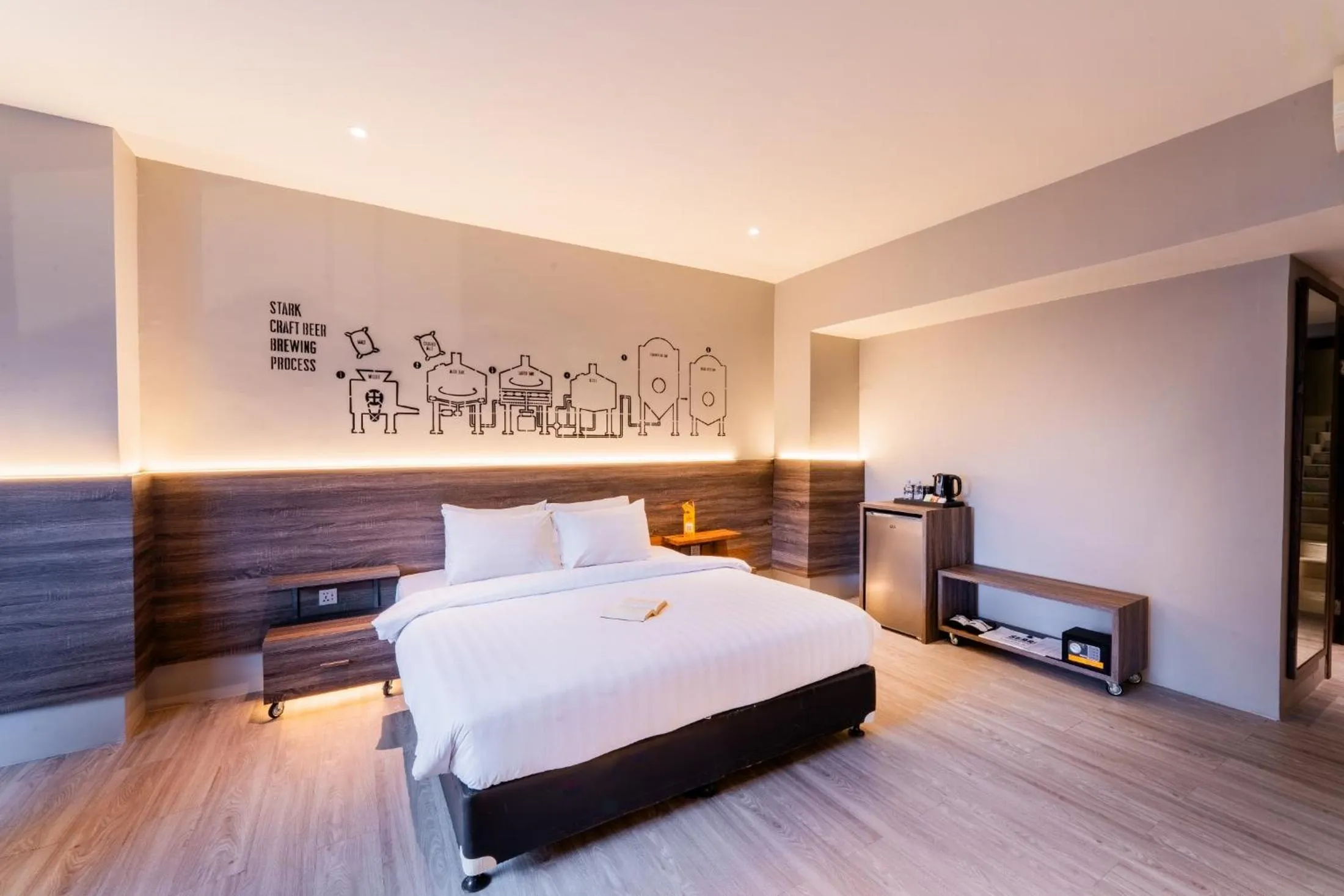 Coffee/tea facilities, Bed in Stark Boutique Hotel and Spa