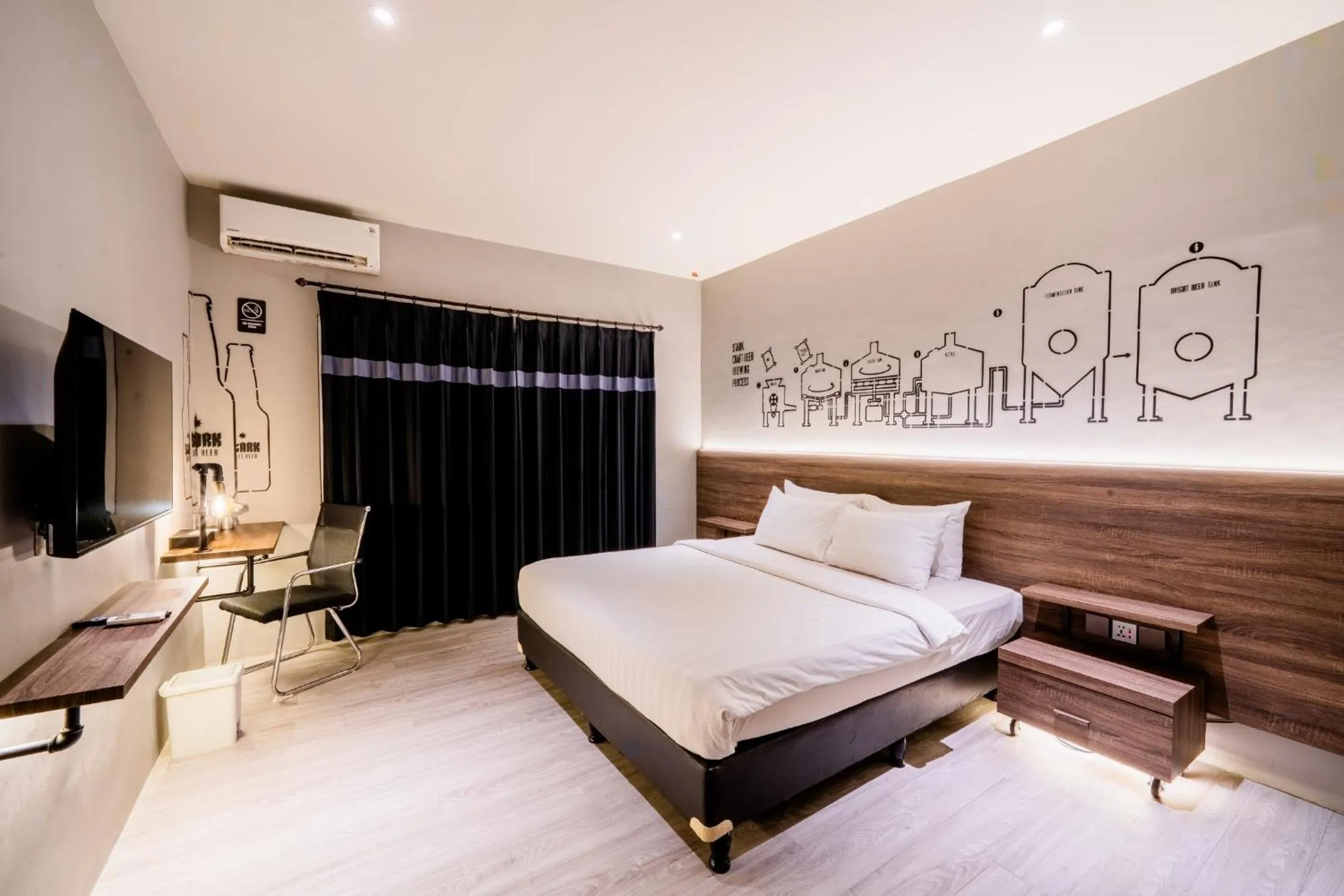 Seating area, Bed in Stark Boutique Hotel and Spa