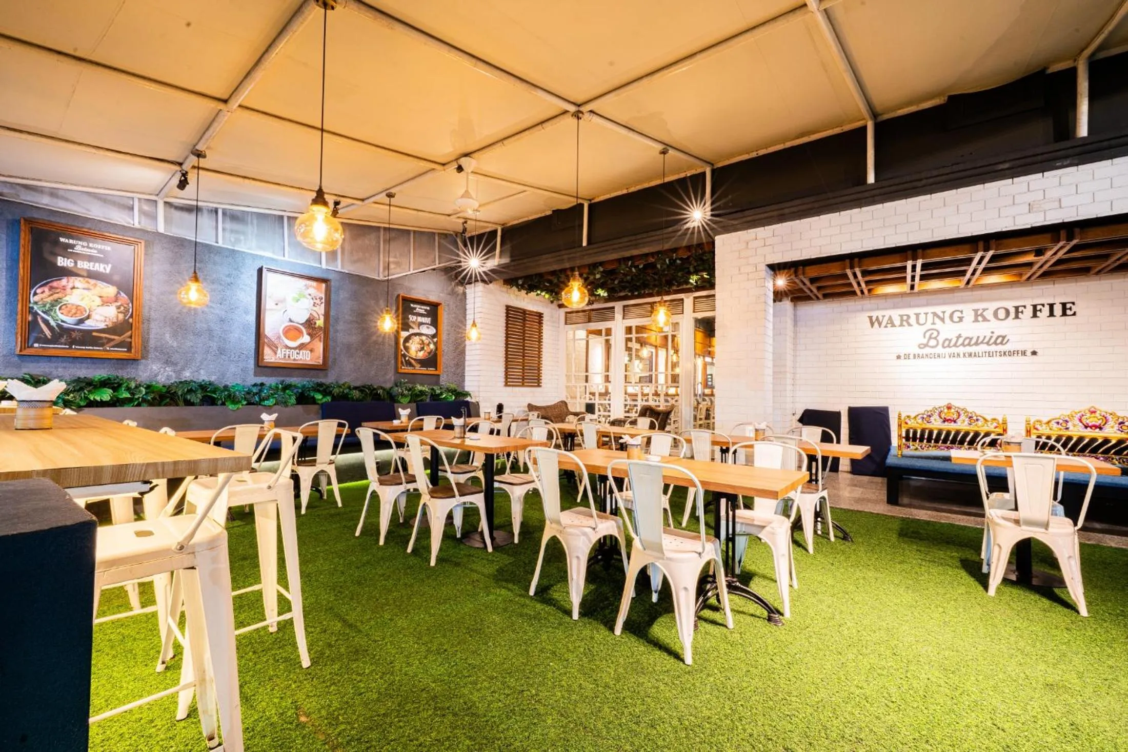 Restaurant/places to eat in Stark Boutique Hotel and Spa