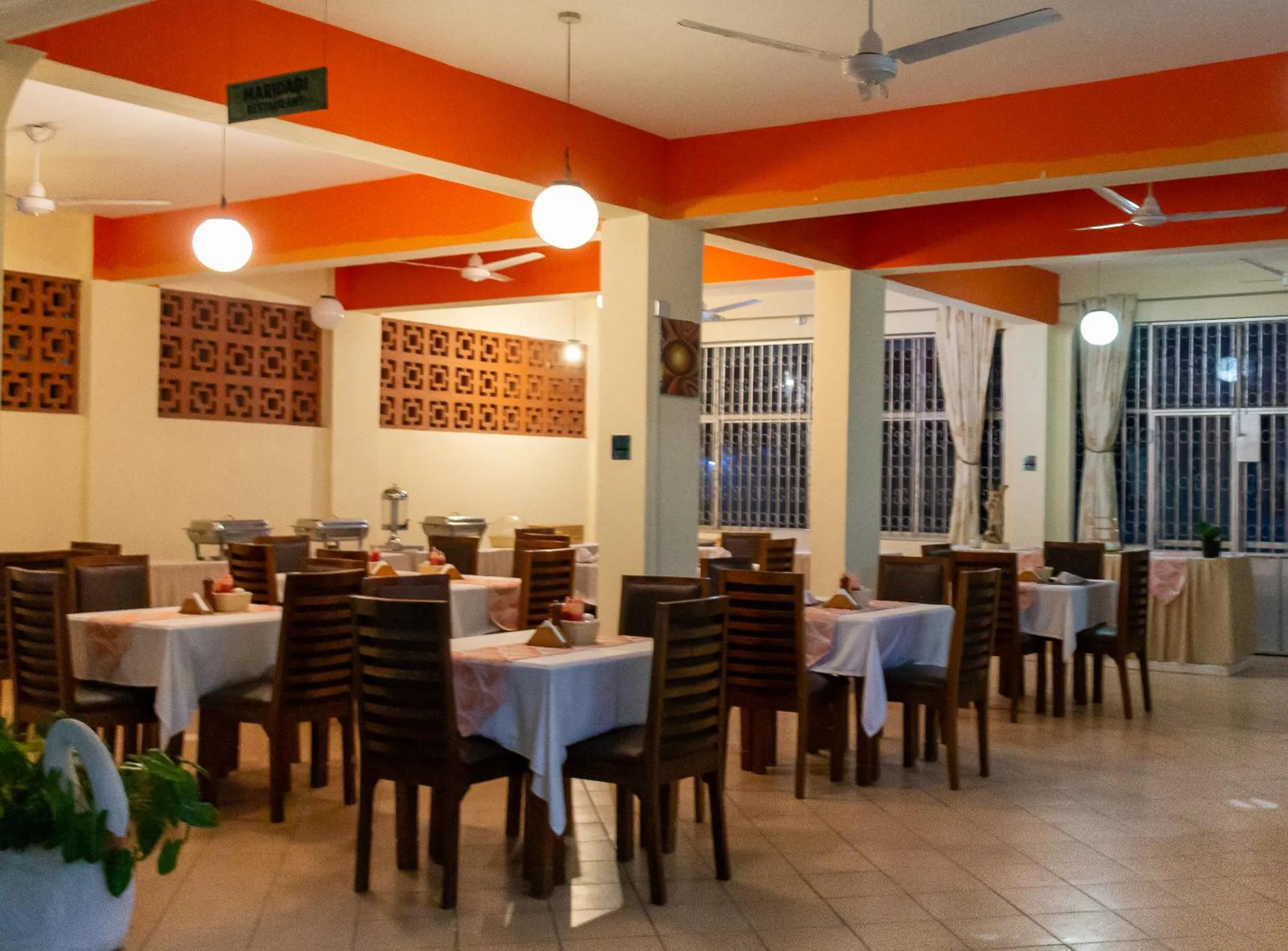 Restaurant/places to eat in Merry Villa Hotel & Apartments