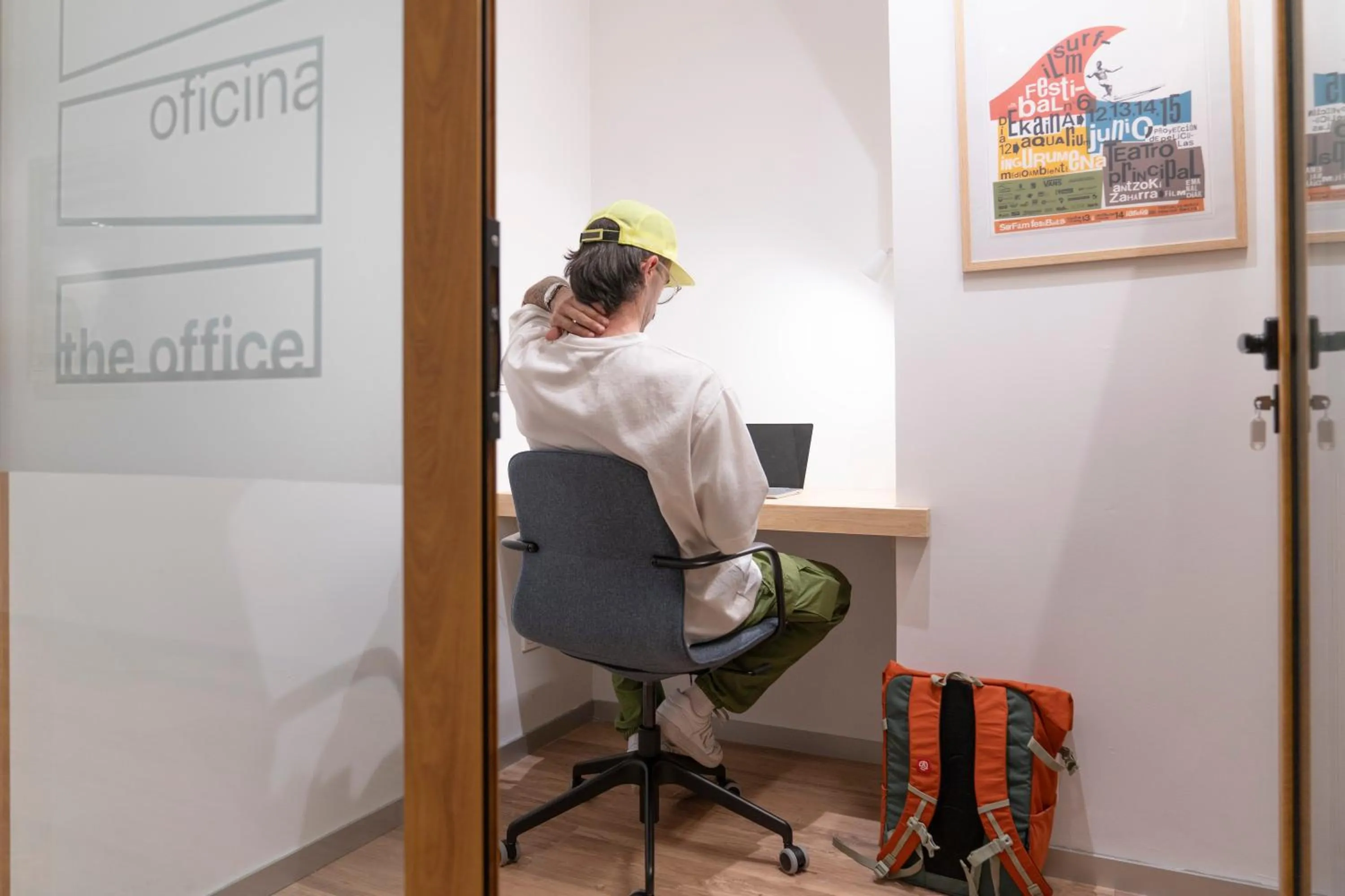 Meeting/conference room in Koba Hostel