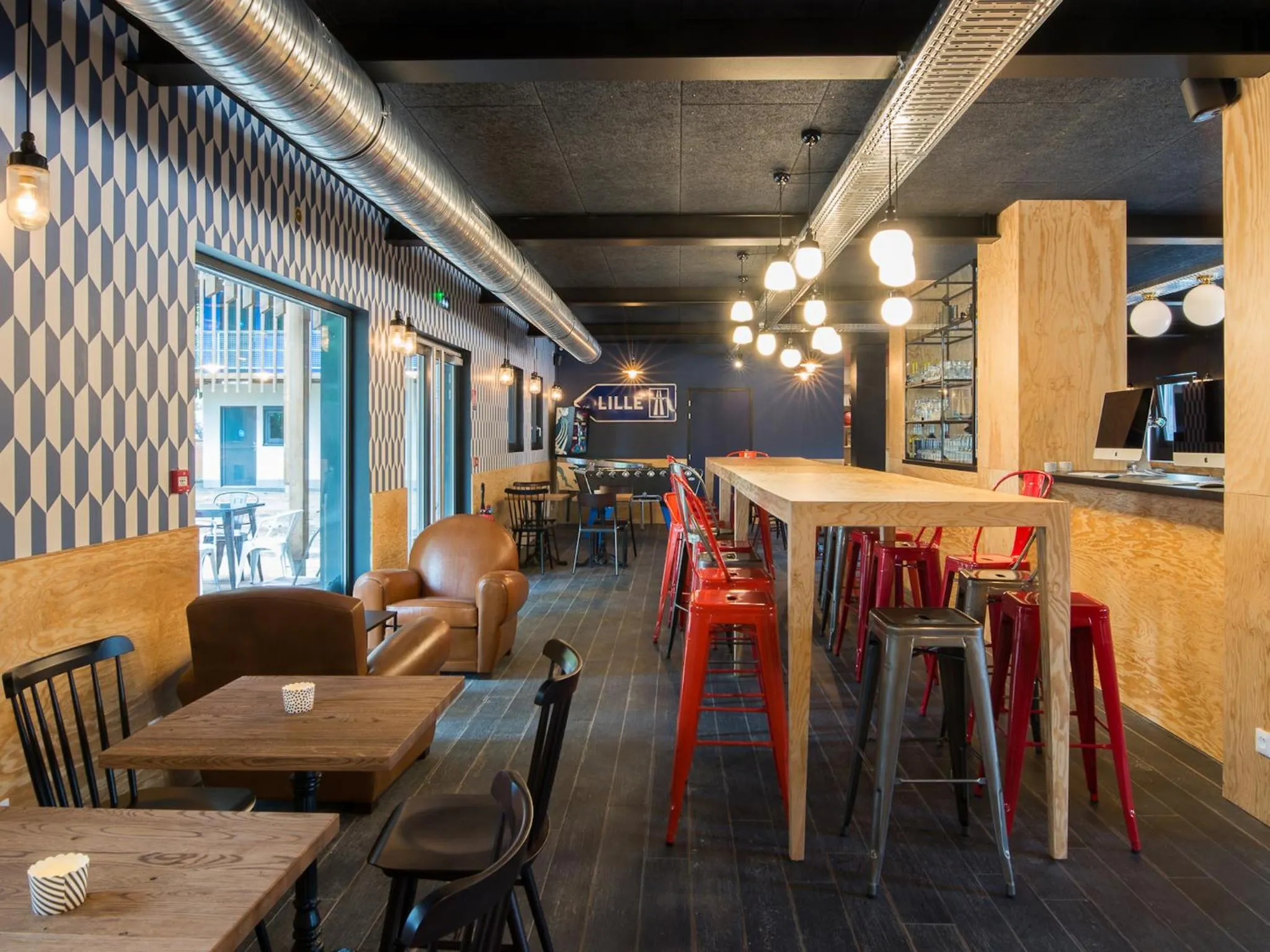 Restaurant/places to eat in Eklo Hotels Lille