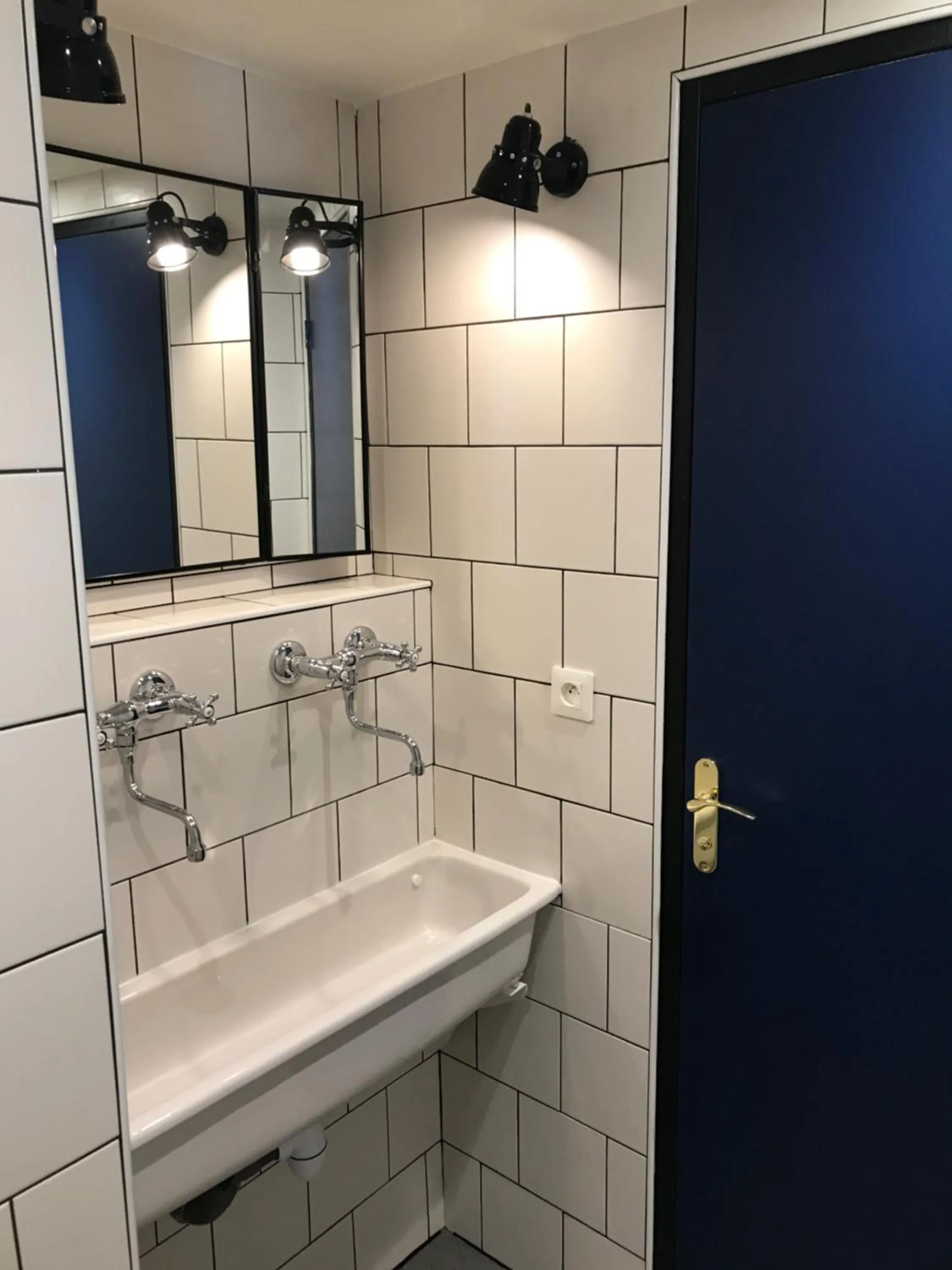 Bathroom in Eklo Hotels Lille