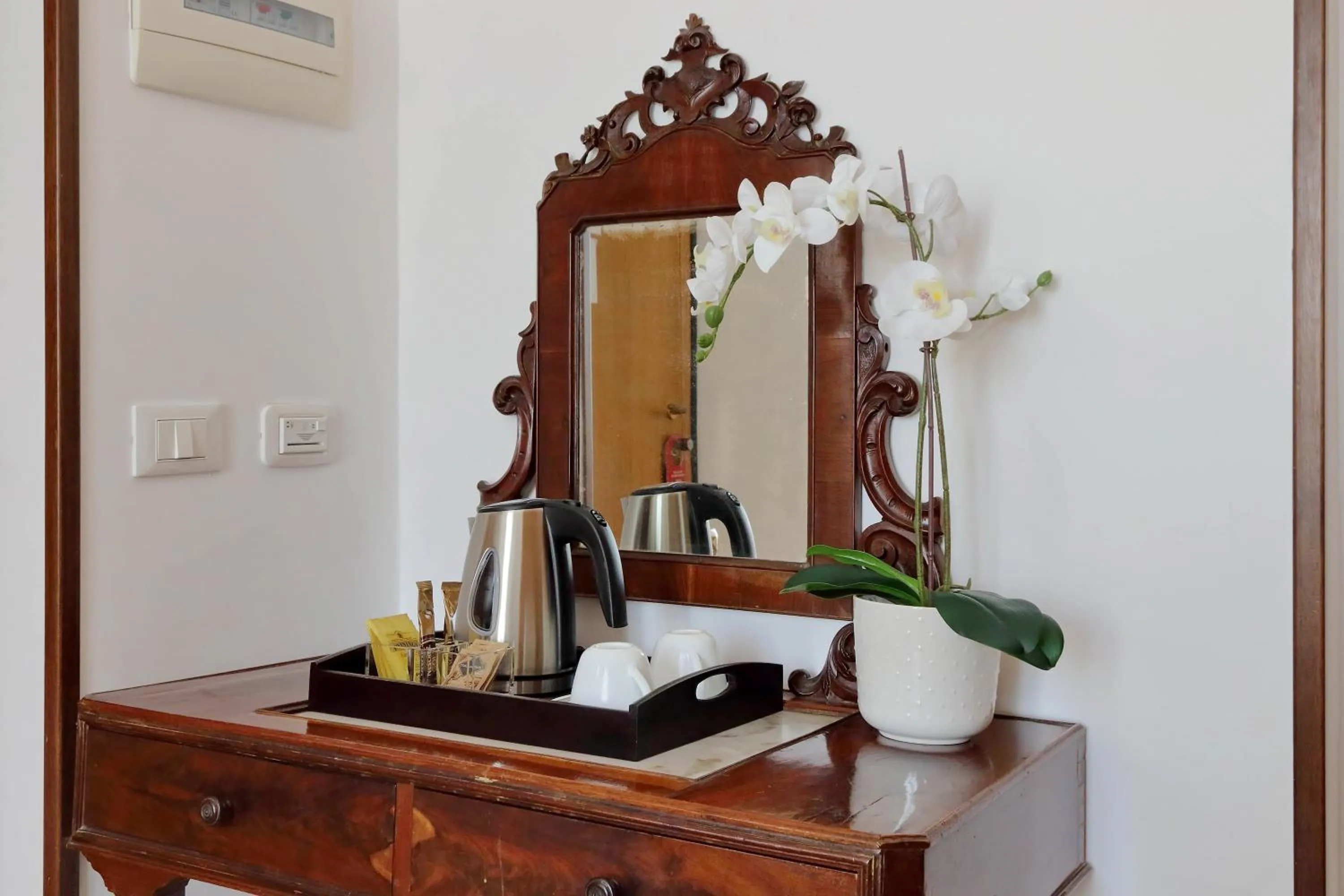 Coffee/tea facilities in Sonnino Suite