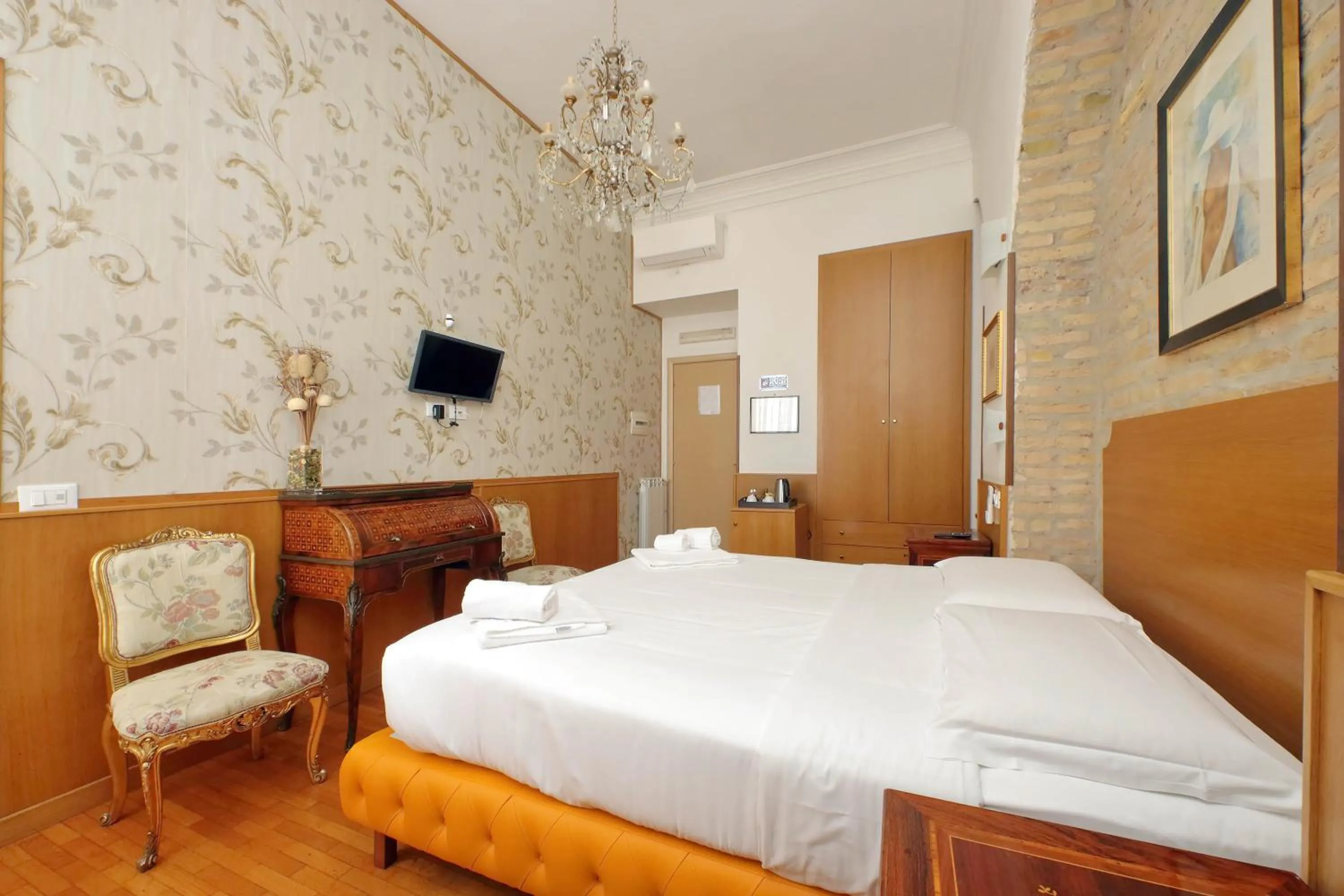 Bed in Sonnino Suite