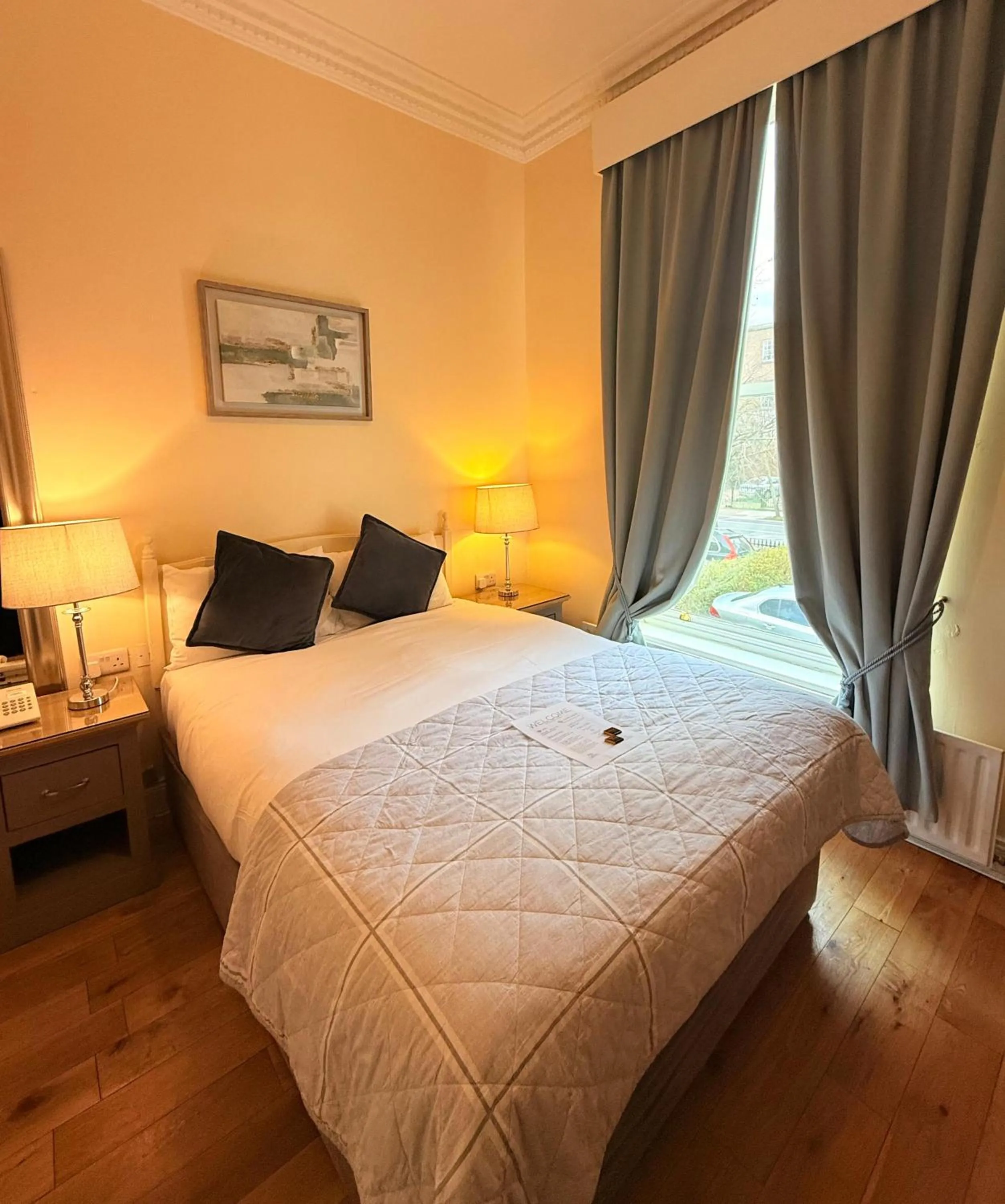 Bed in Waterloo Lodge