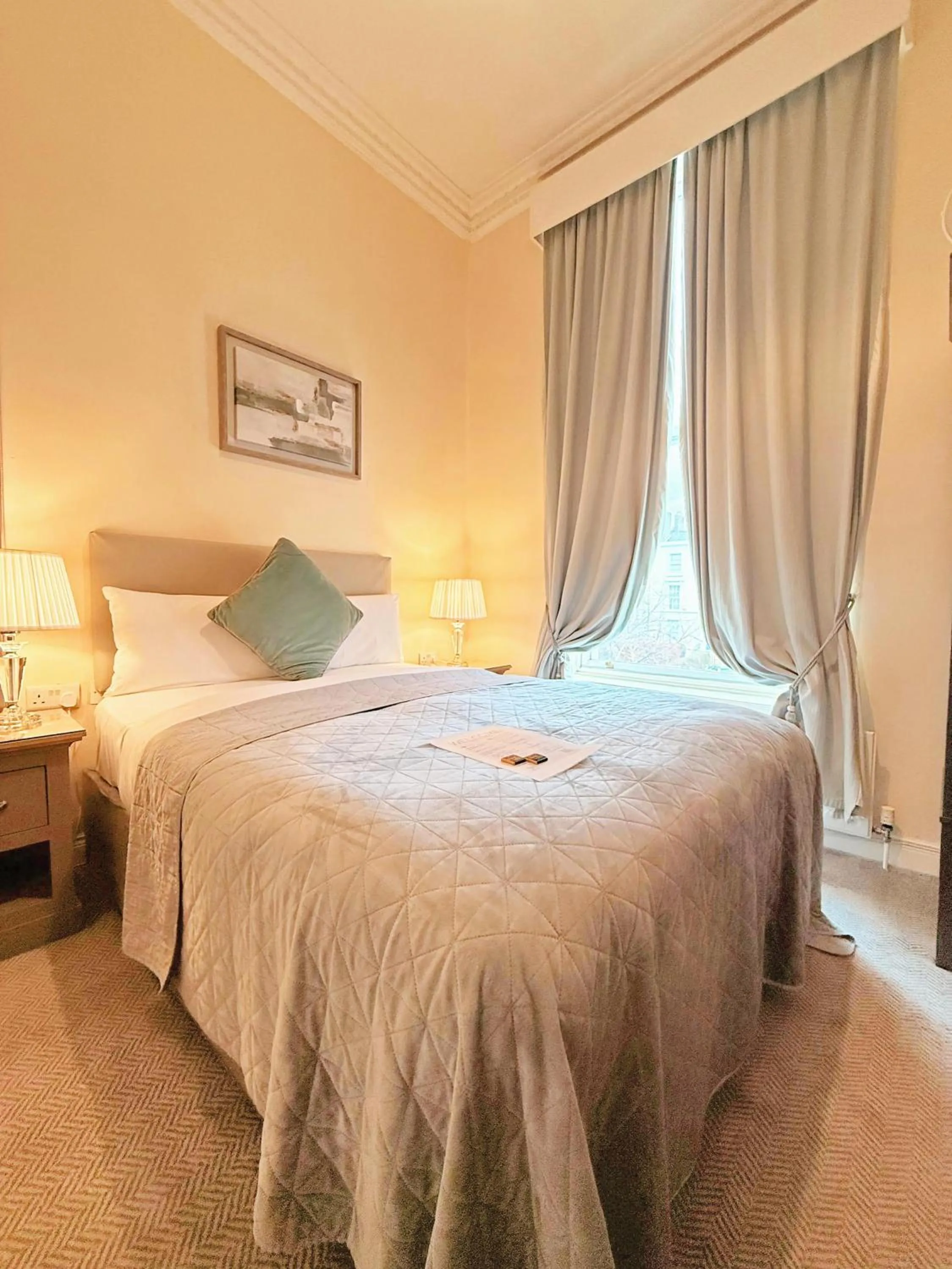 Bed in Waterloo Lodge