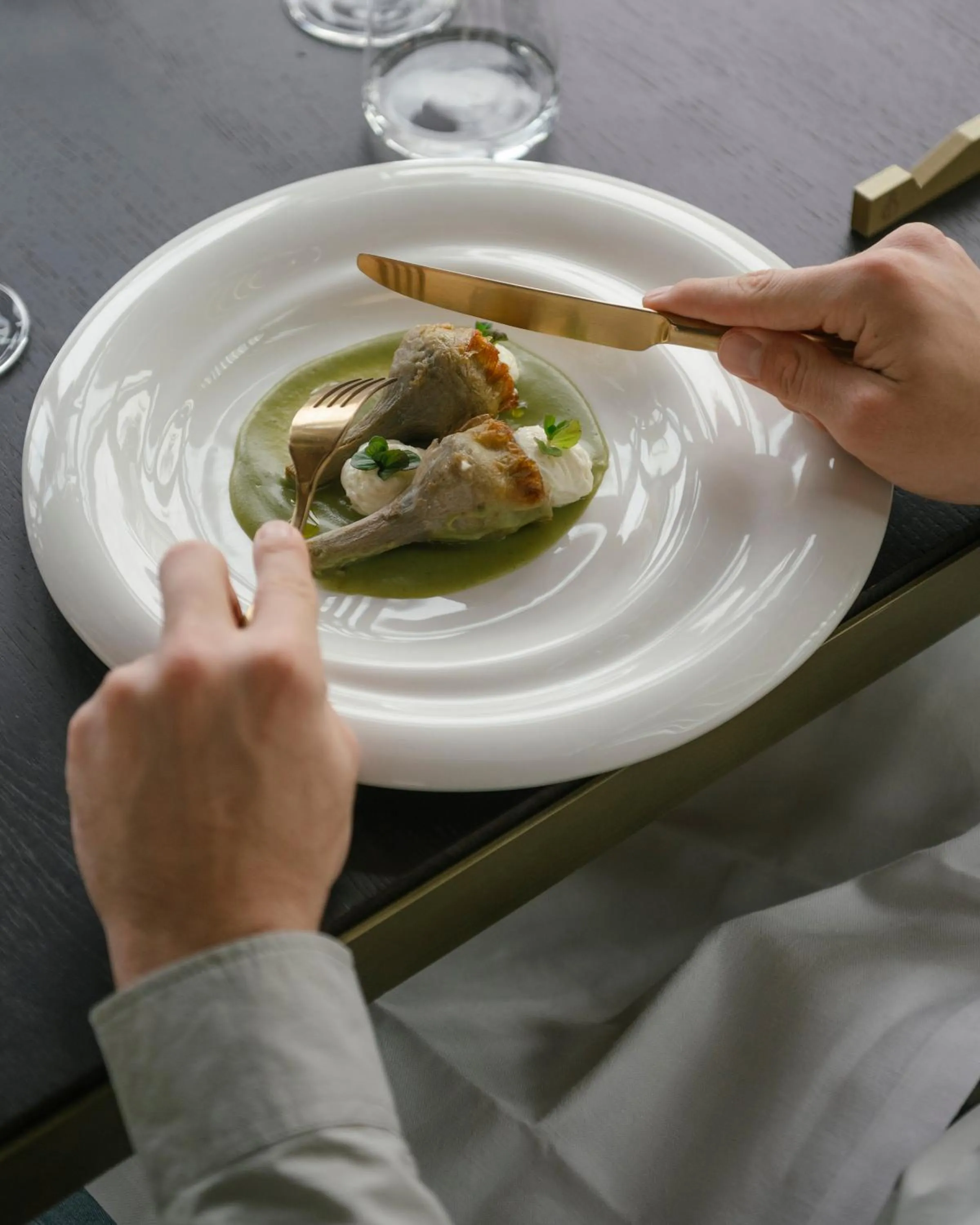 Restaurant/places to eat in De Bonart Naples, Curio Collection By Hilton