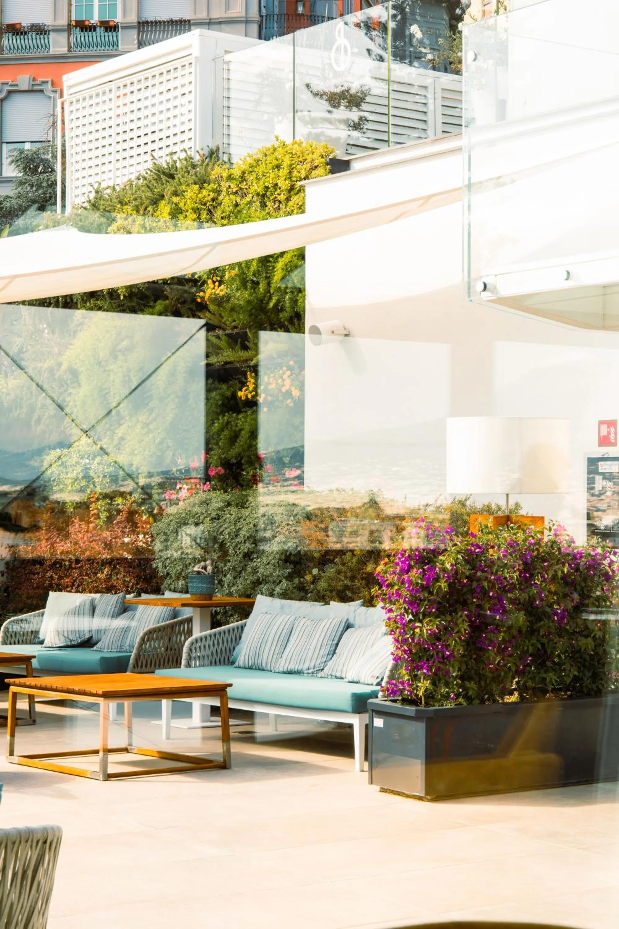 Restaurant/places to eat in De Bonart Naples, Curio Collection By Hilton