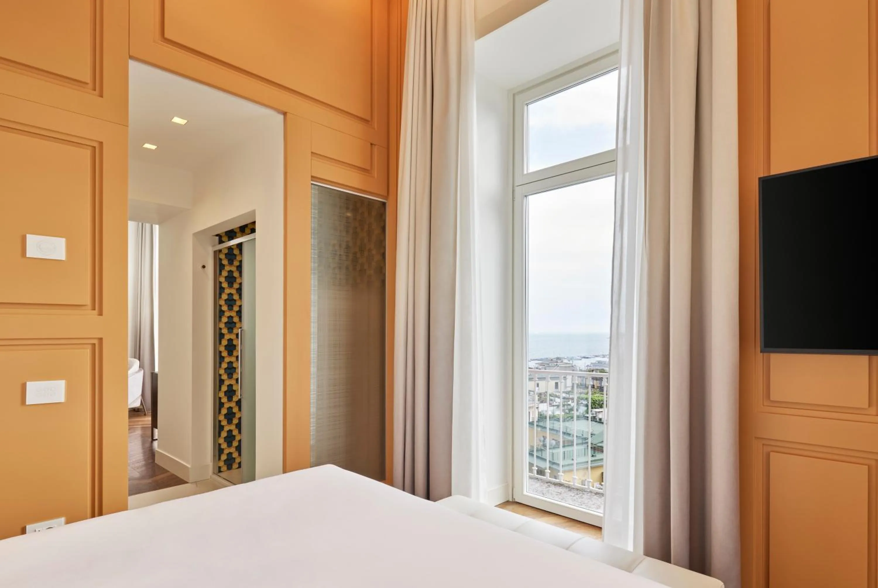 Bedroom, Bed in De Bonart Naples, Curio Collection By Hilton