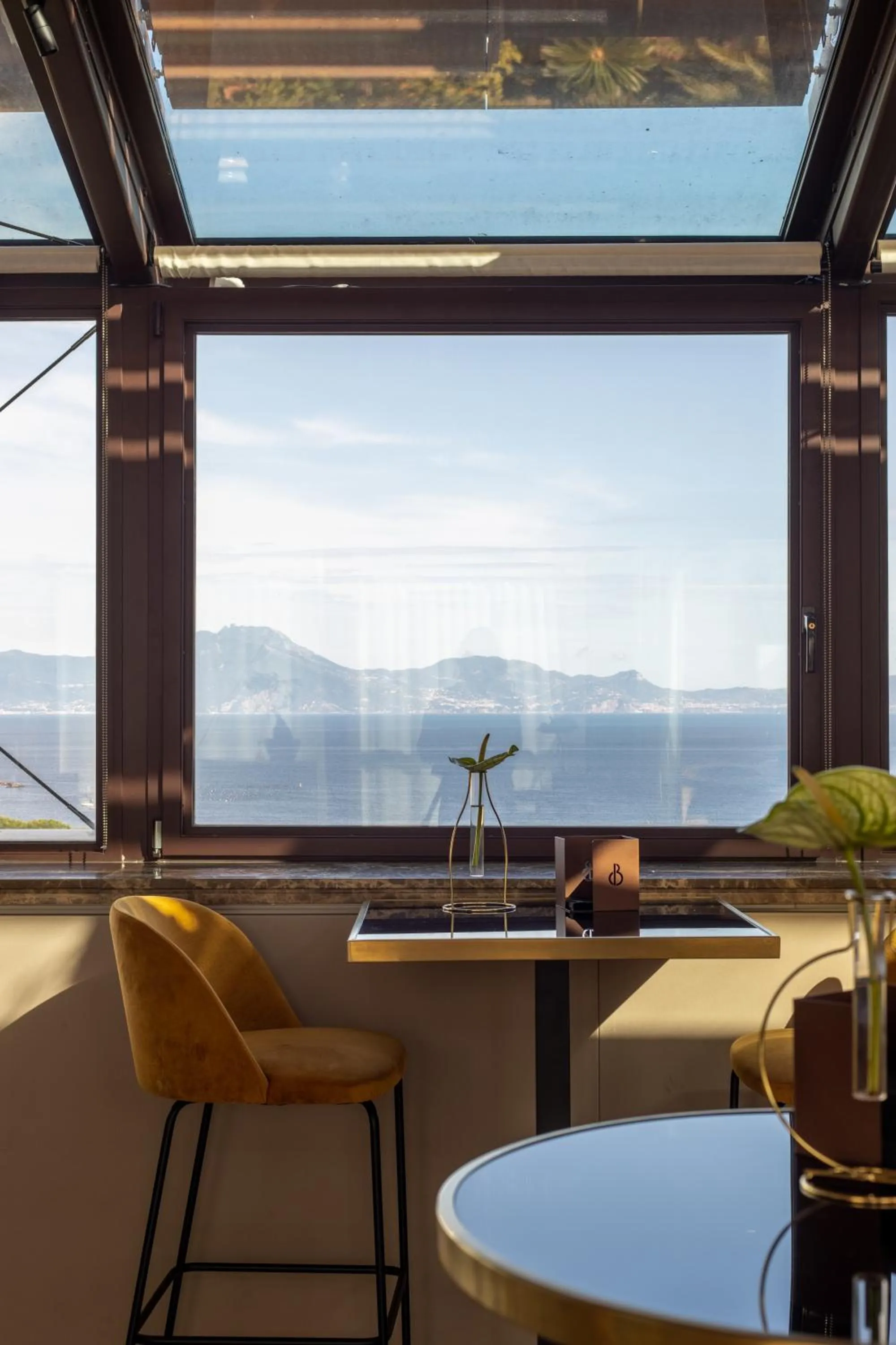 Restaurant/places to eat in De Bonart Naples, Curio Collection By Hilton