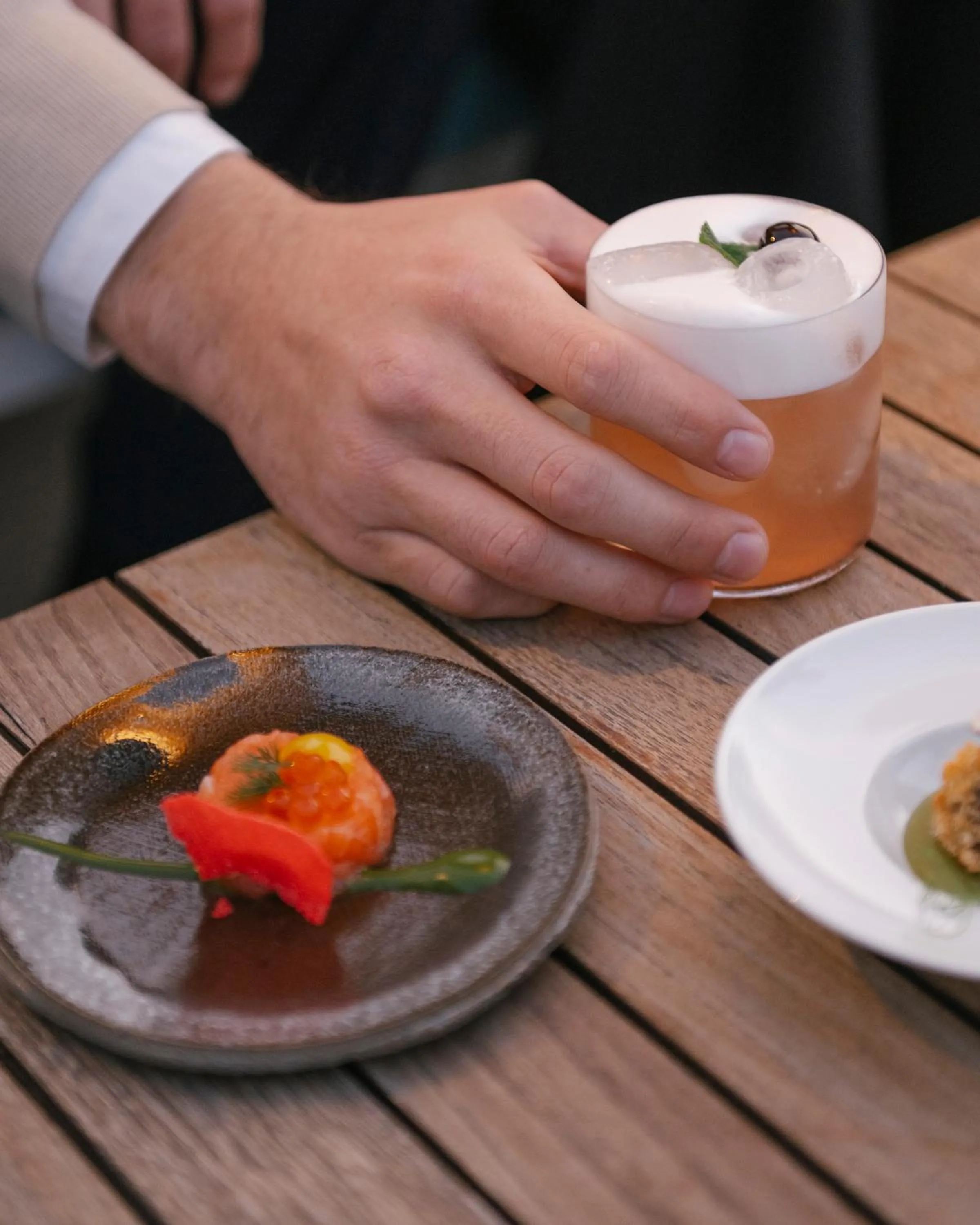 Lounge or bar in De Bonart Naples, Curio Collection By Hilton