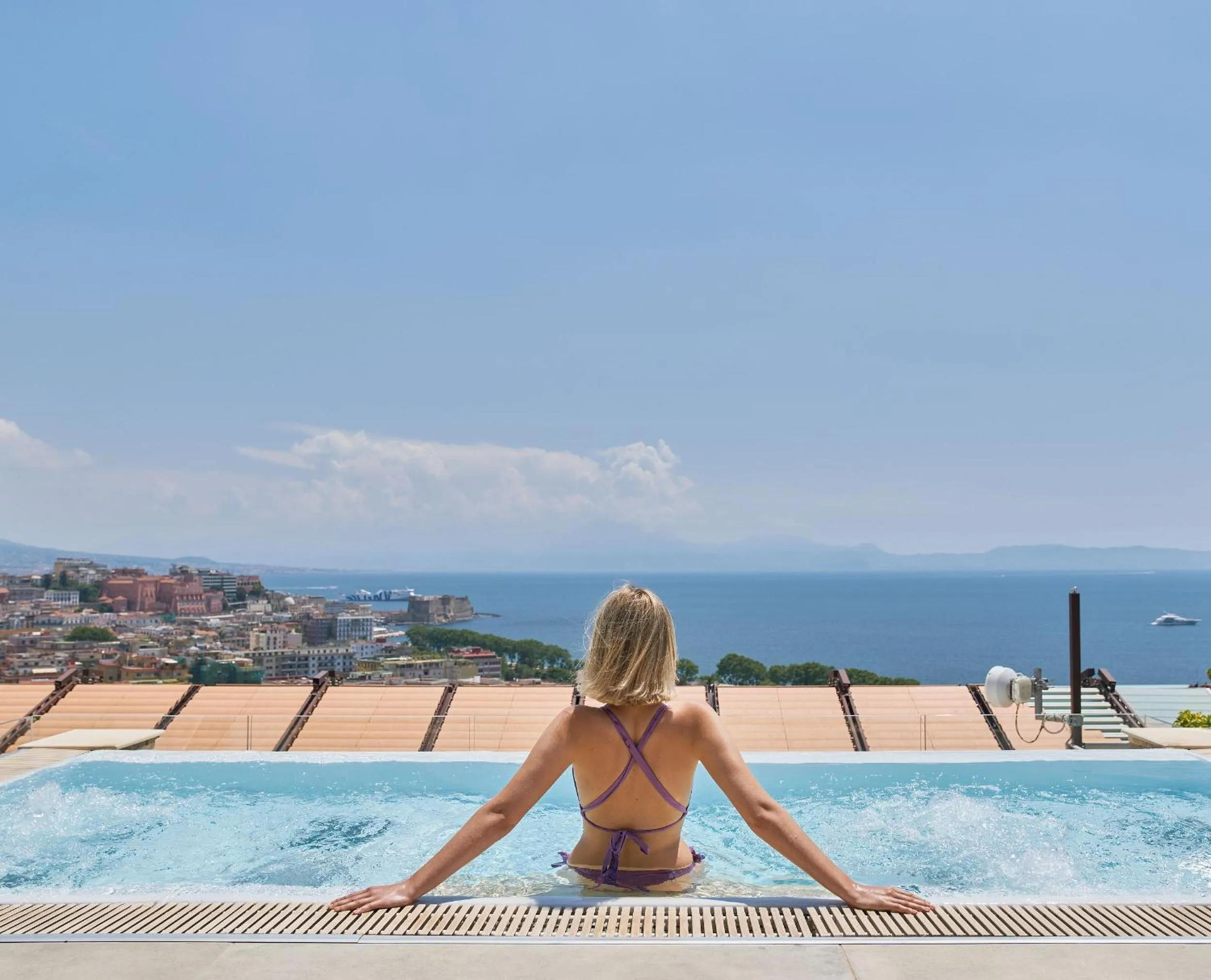 Hot Tub in De Bonart Naples, Curio Collection By Hilton