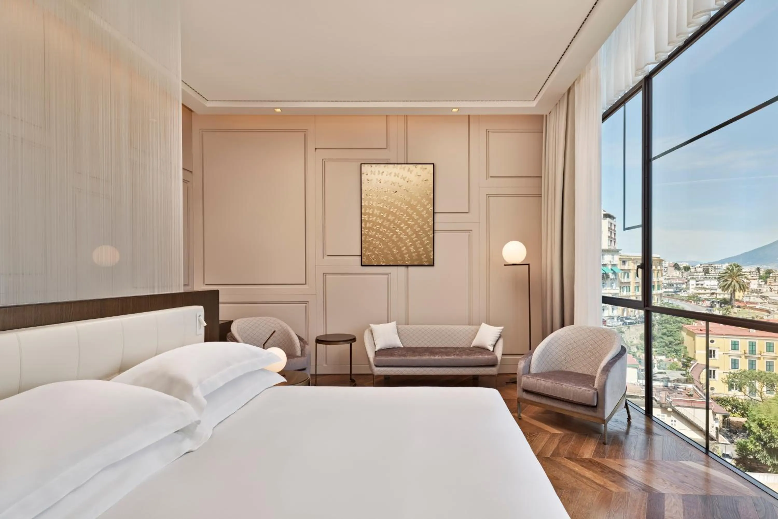 Bedroom, Bed in De Bonart Naples, Curio Collection By Hilton