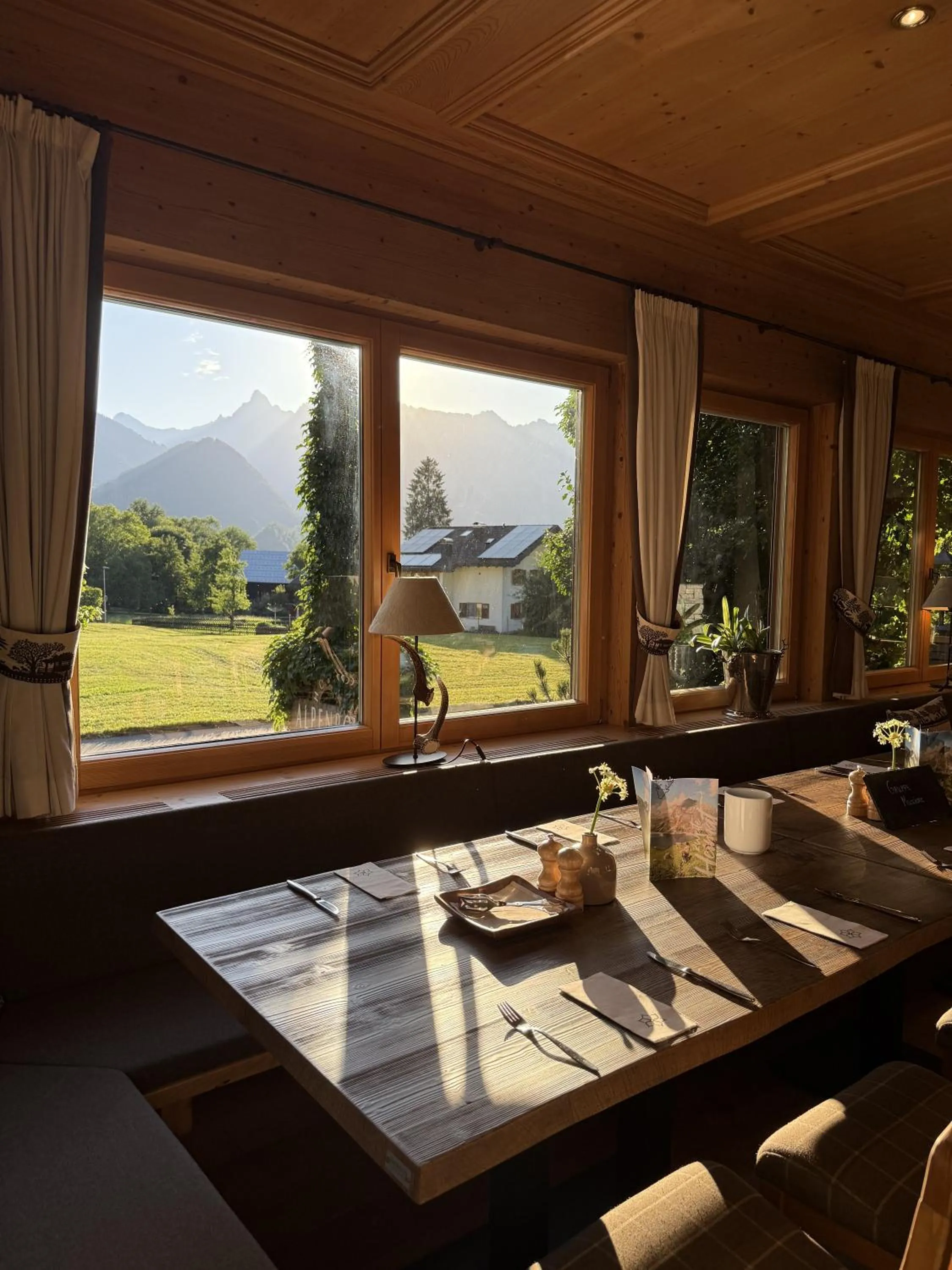 Restaurant/places to eat in Aktiv & Spa Hotel Alpenrose