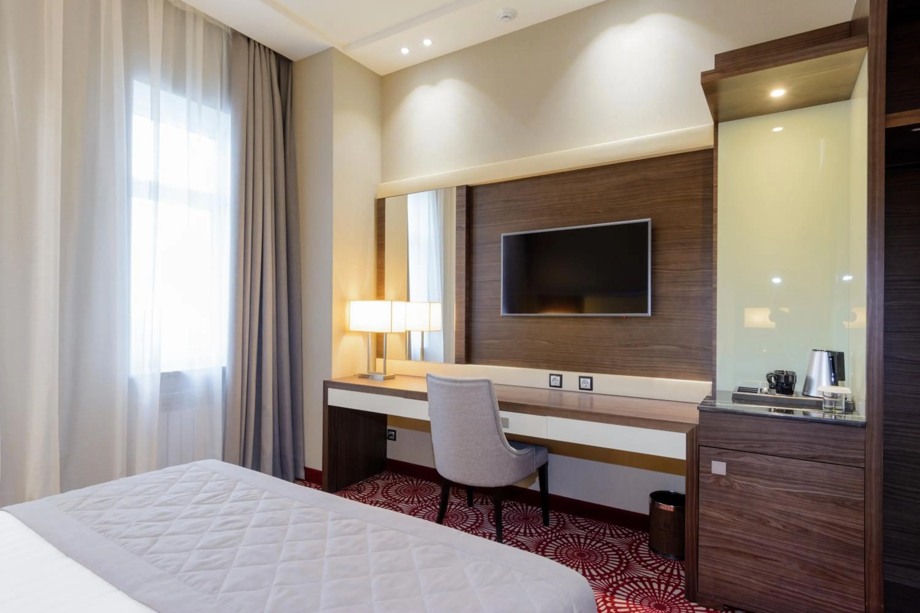 Photo of the whole room, Bed in Hotel Senator