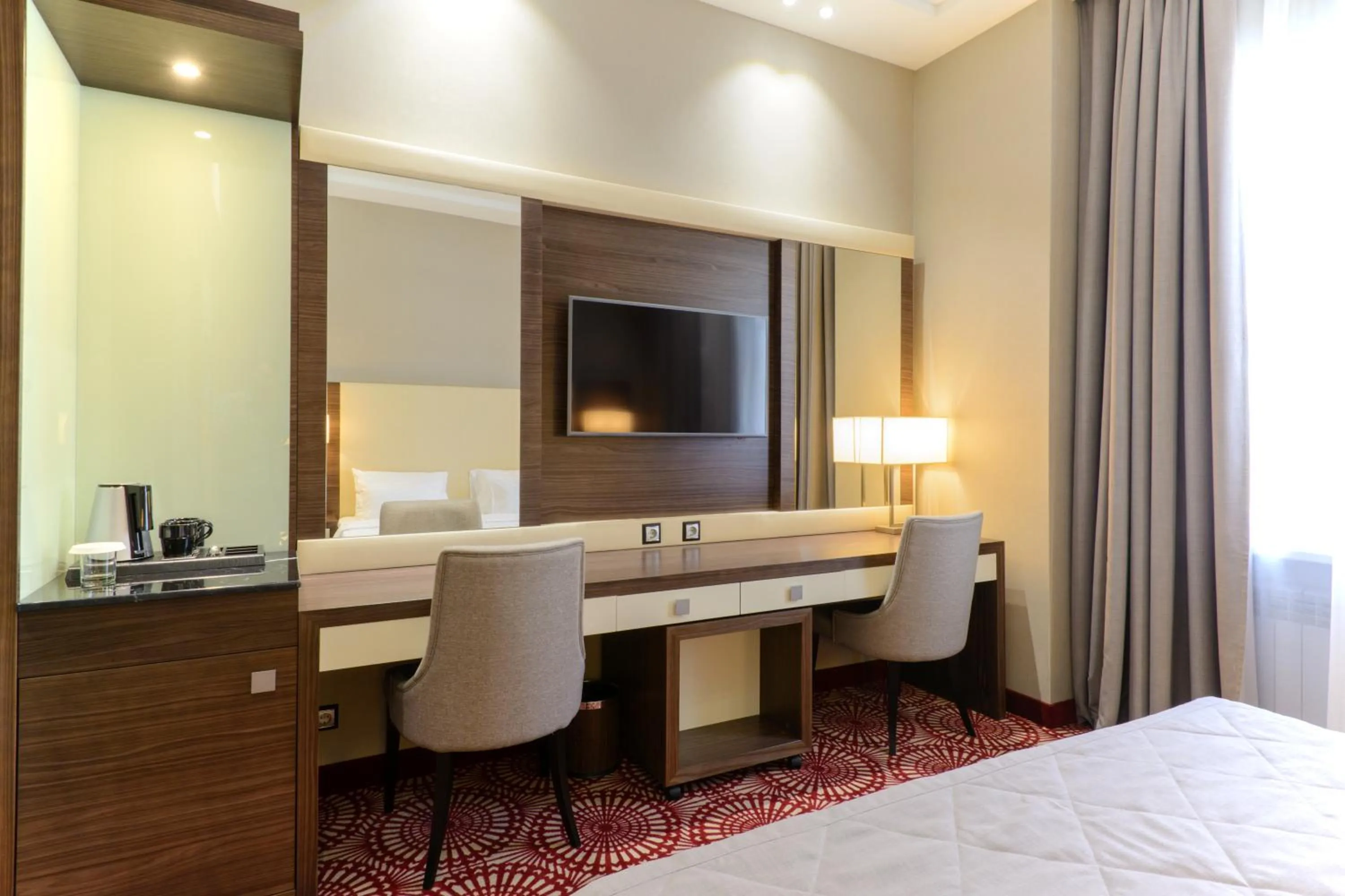 Photo of the whole room, Bed in Hotel Senator