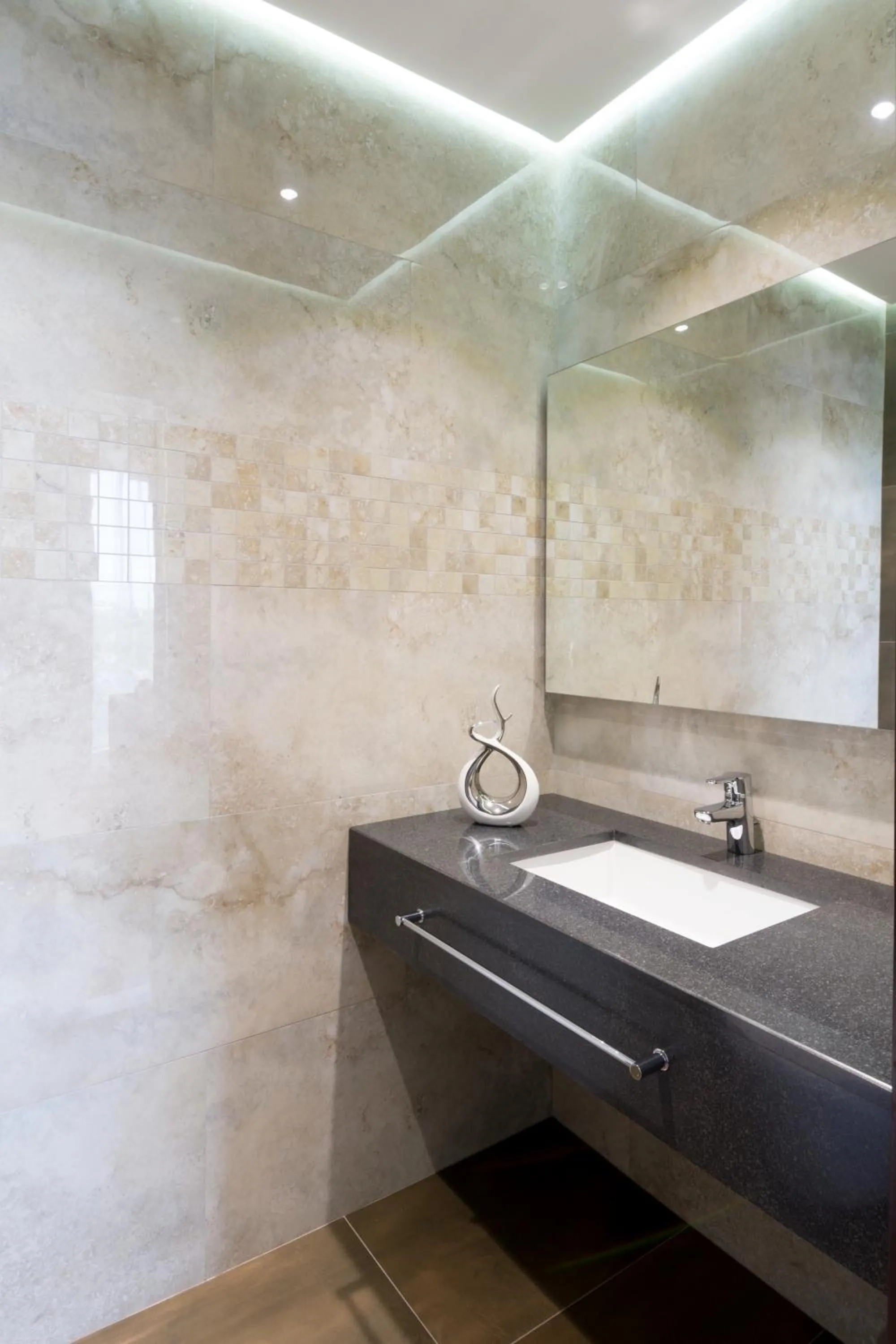 Decorative detail in Hotel Senator