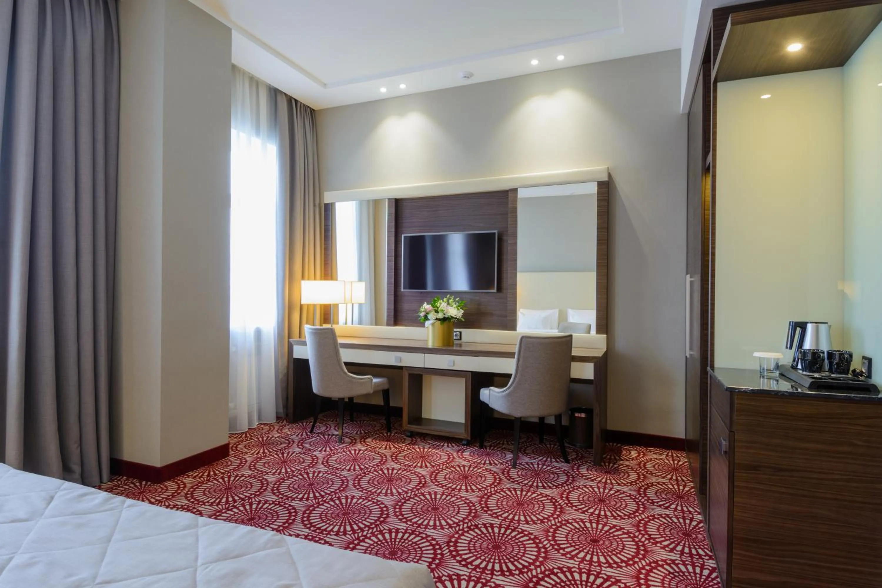 Photo of the whole room, Bed in Hotel Senator