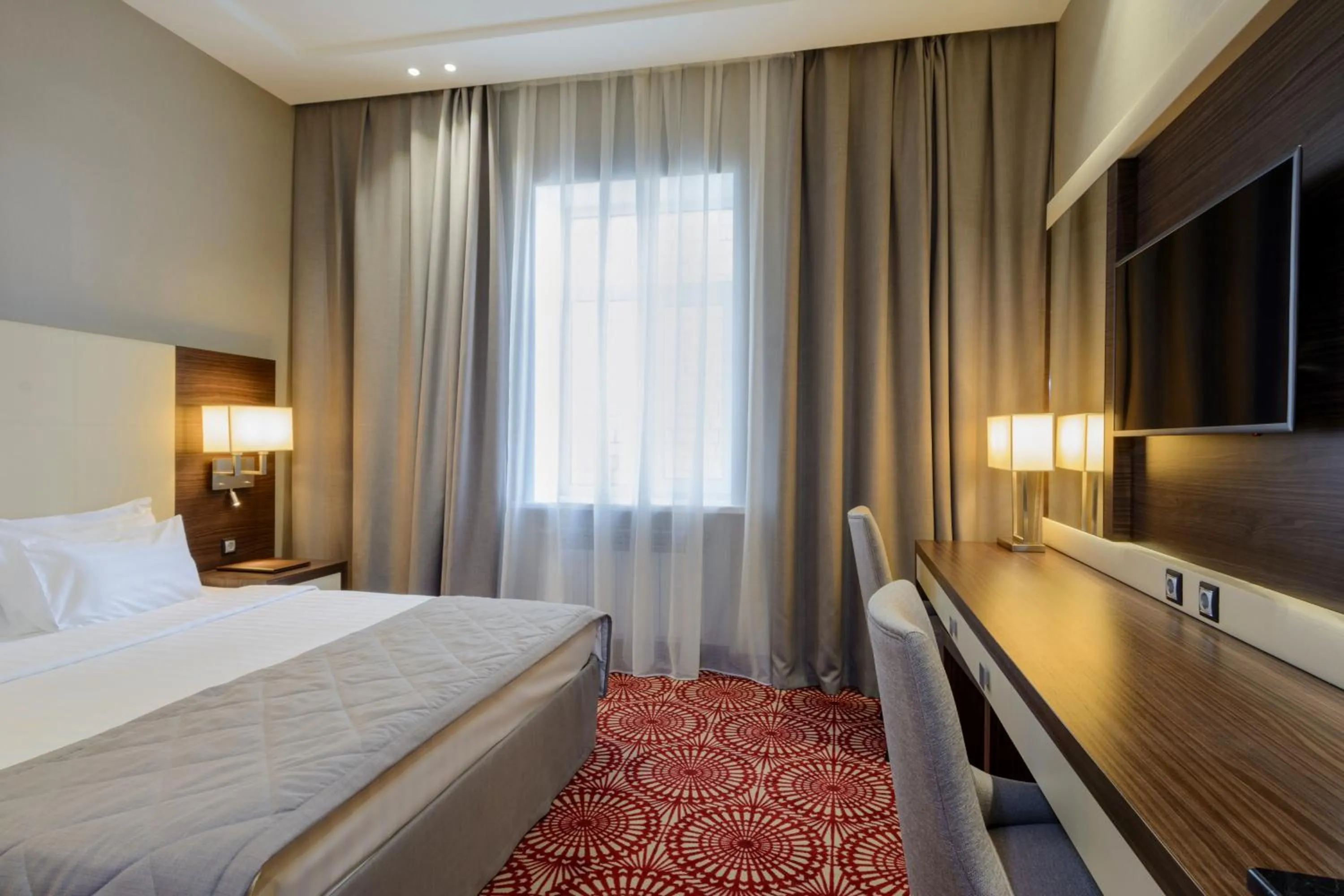 Photo of the whole room, Bed in Hotel Senator