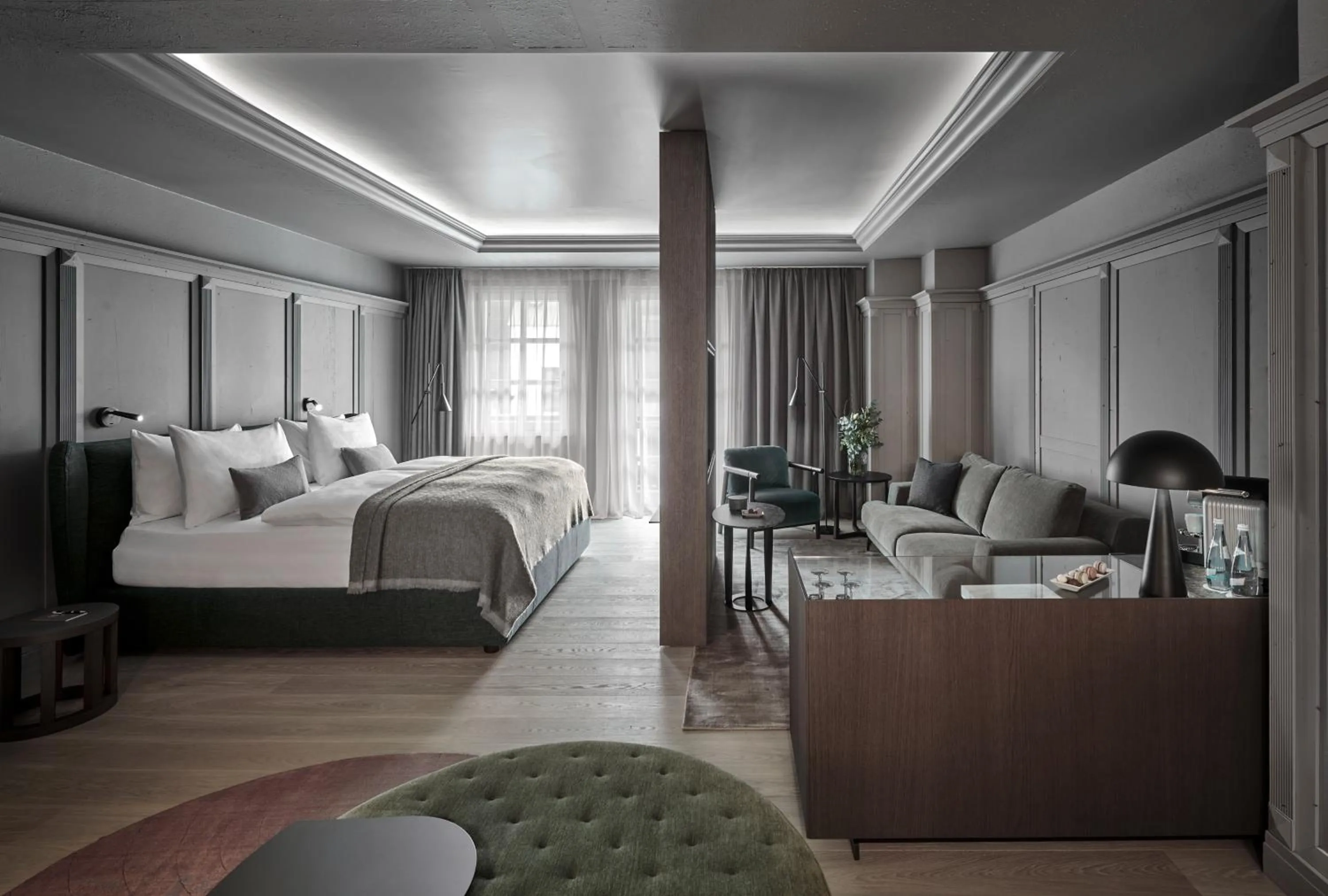 Balcony/Terrace, Bed in Hotel Weisses Roessl