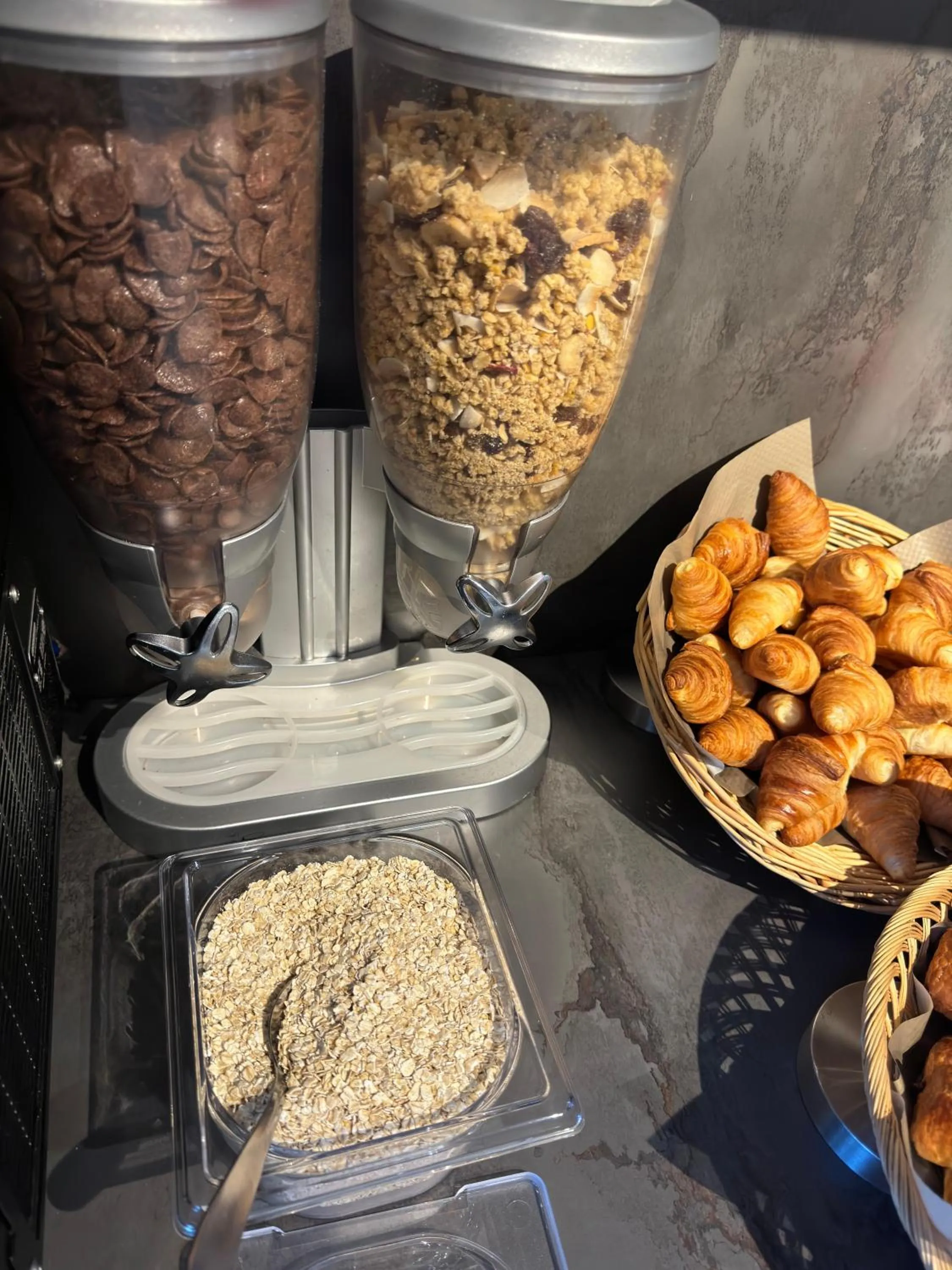 Buffet breakfast in L'Escale d'Alès HOTEL