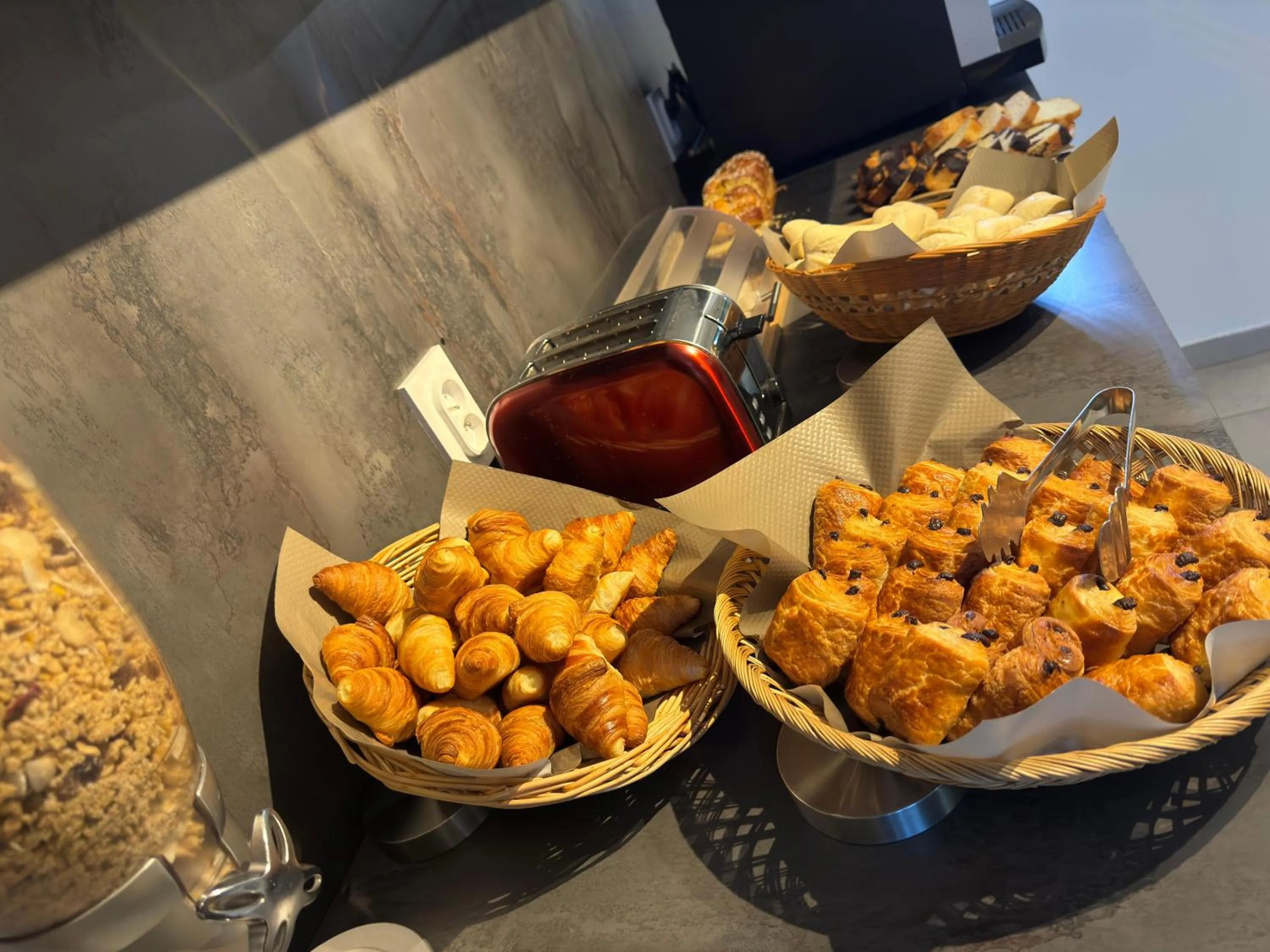 Buffet breakfast in L'Escale d'Alès HOTEL