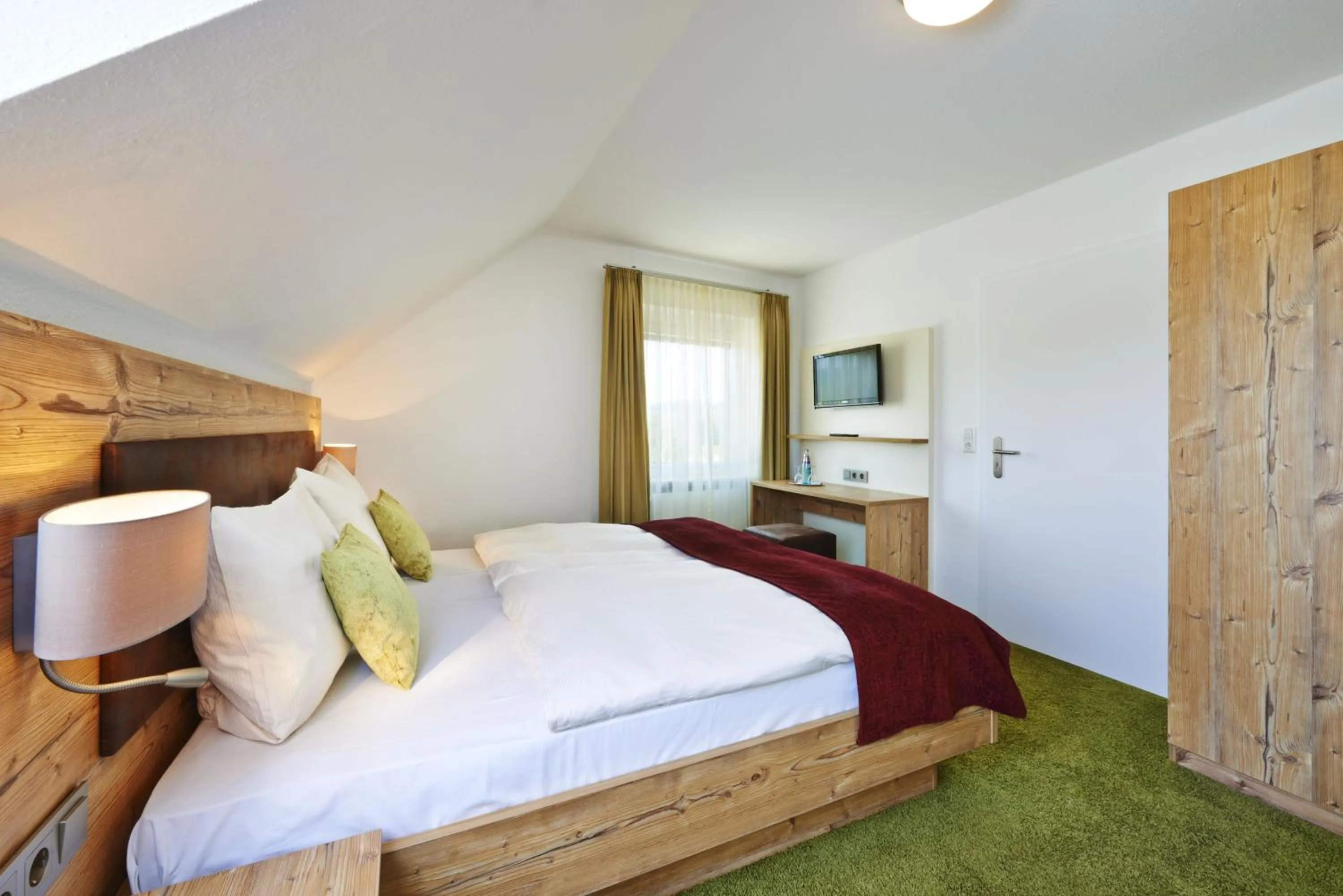 Staff, Bed in Kreuz-Post Hotel-Restaurant-SPA