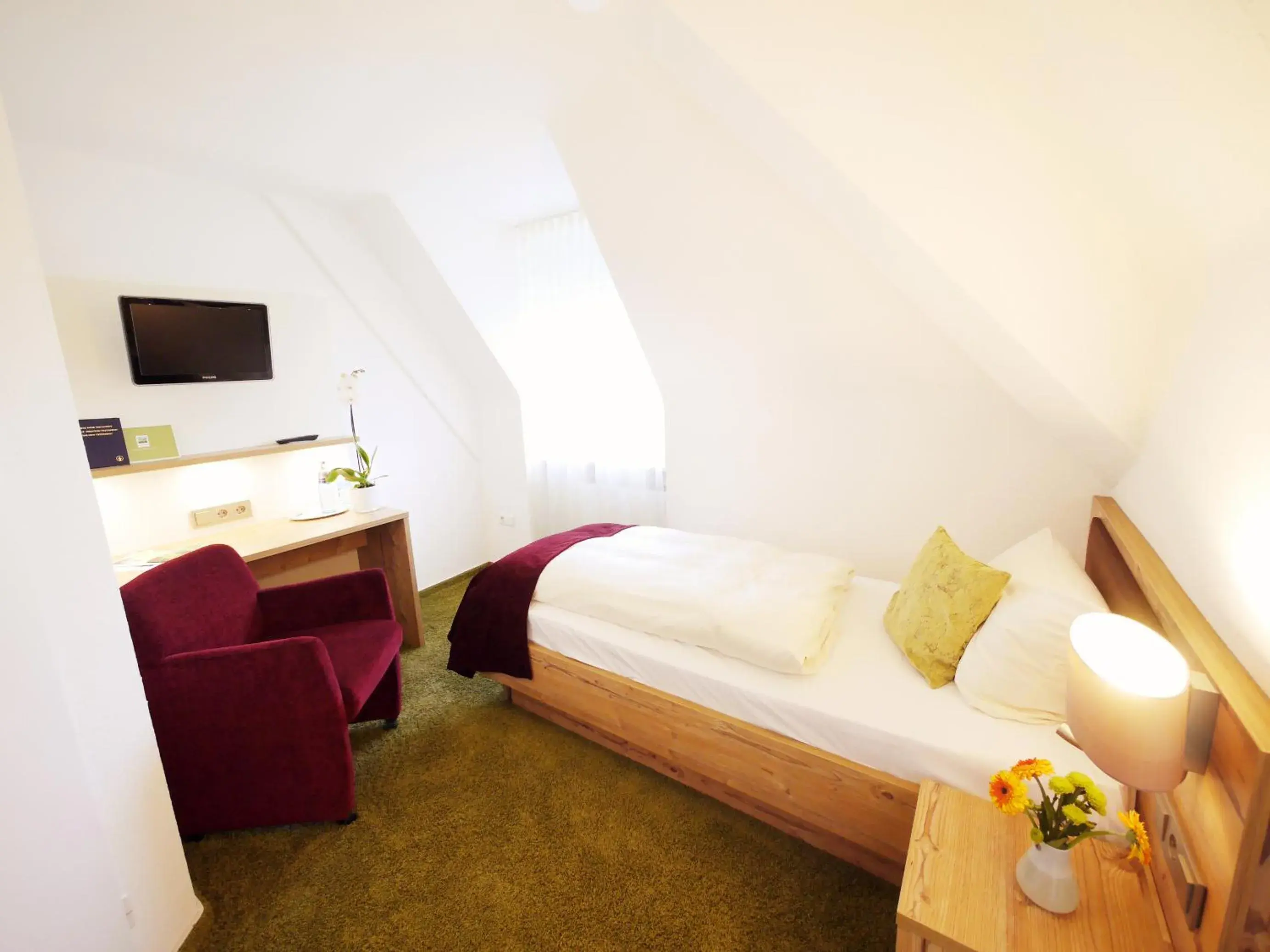 Standard Single Room in Kreuz-Post Hotel-Restaurant-SPA Standard Single Room in Kreuz-Post Hotel-Restaurant-SPA