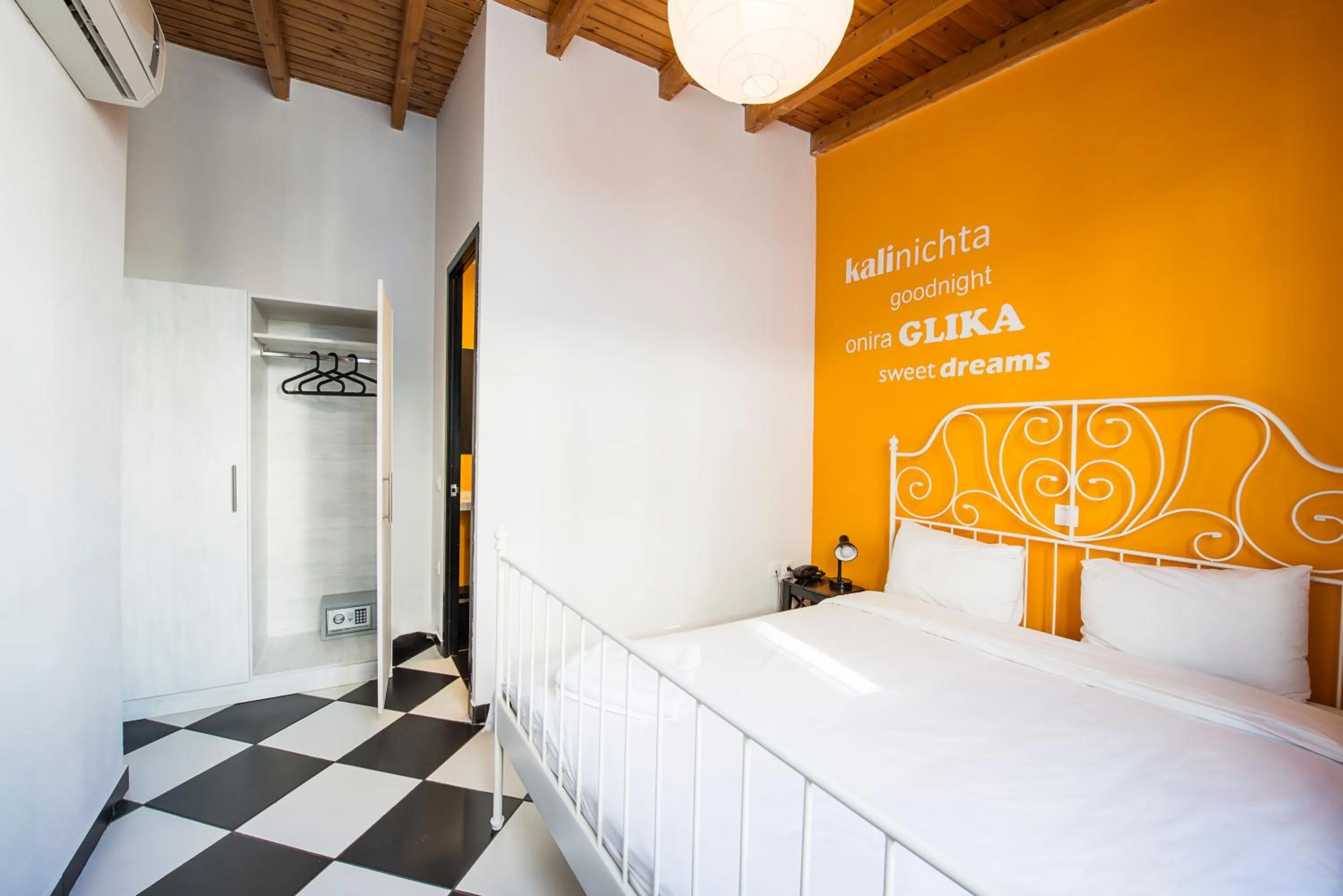 Bed in Safestay Athens Monastiraki