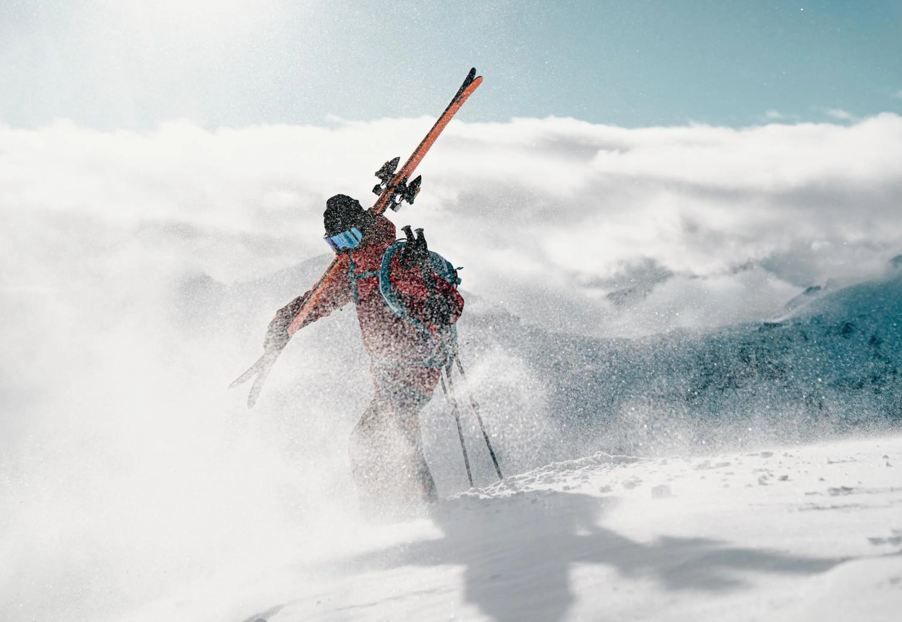 People in Hotel Norica - Thermenhotels Gastein mit dem Bademantel direkt in die Therme
