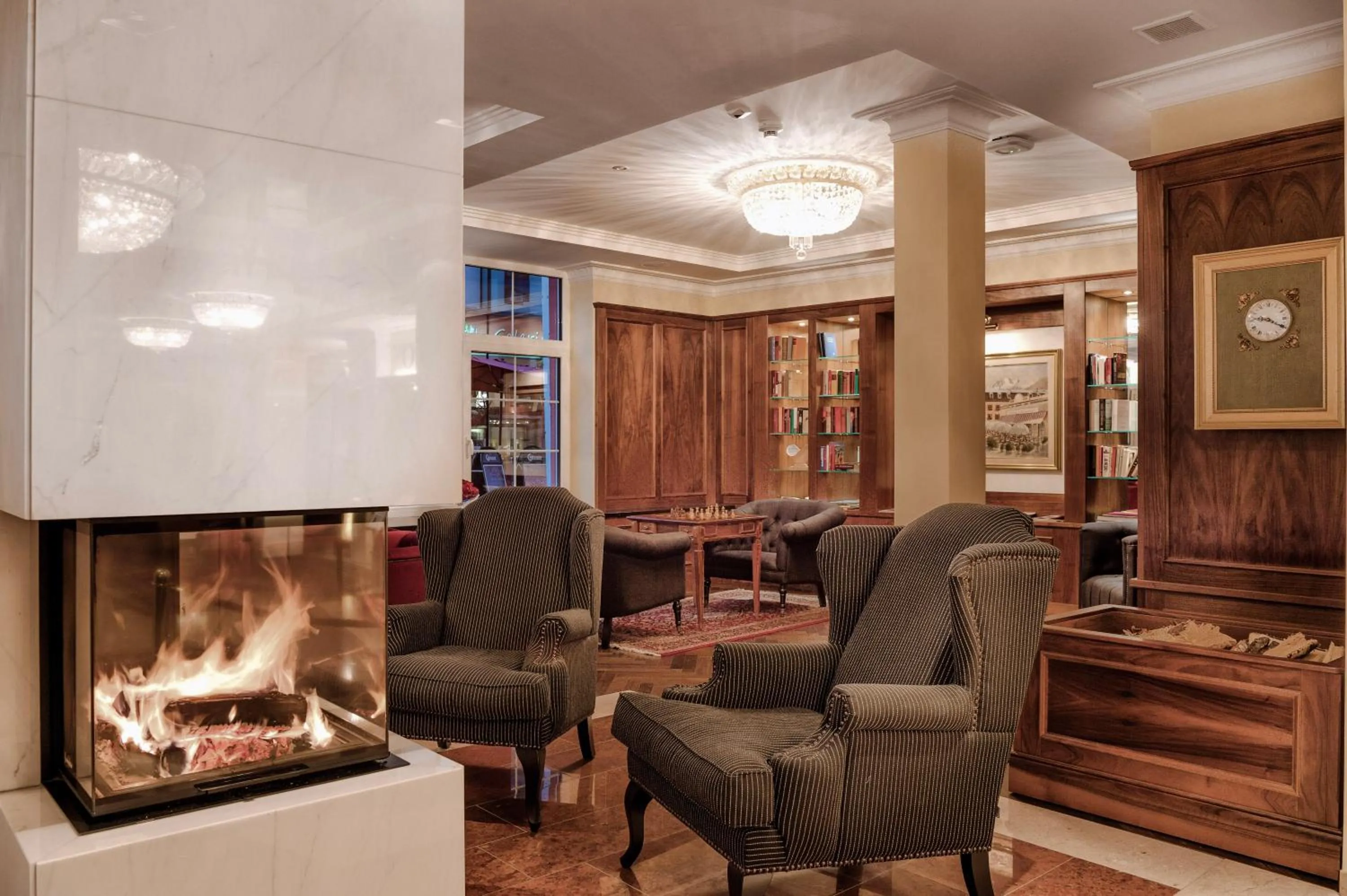 Seating area in Hotel Norica - Thermenhotels Gastein mit dem Bademantel direkt in die Therme