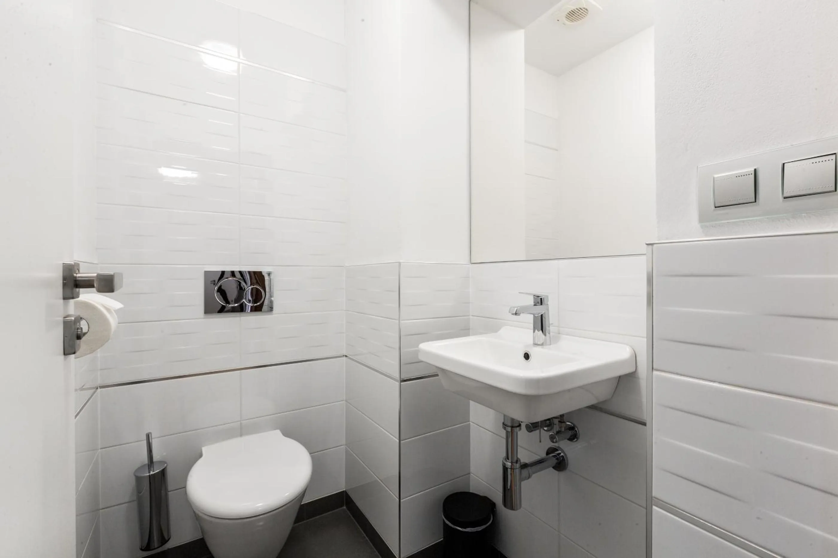 Toilet in Hotel Mandát