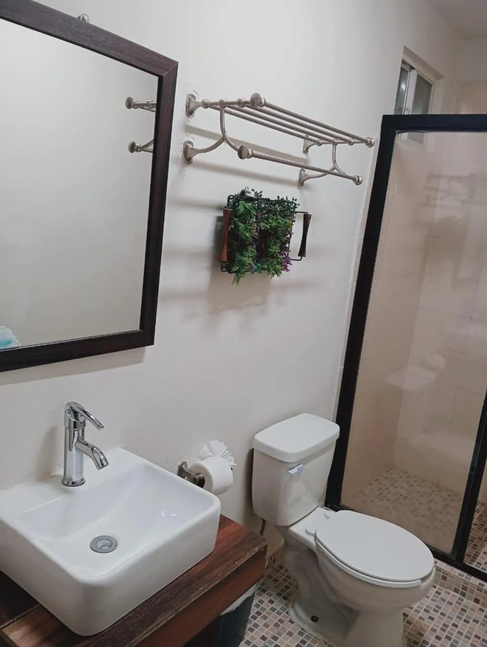 Shower in Grann Posada Xilitla