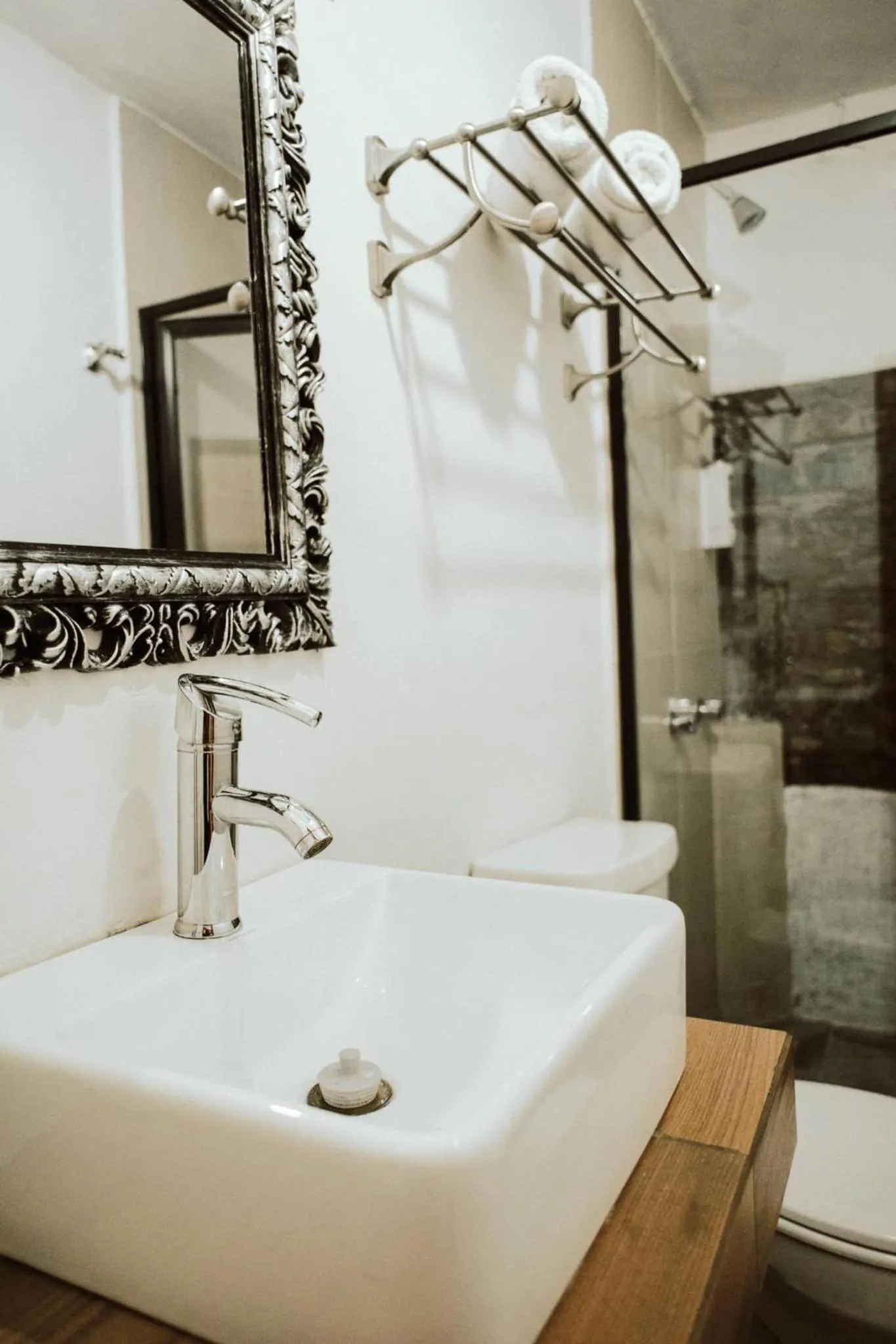 Shower in Grann Posada Xilitla