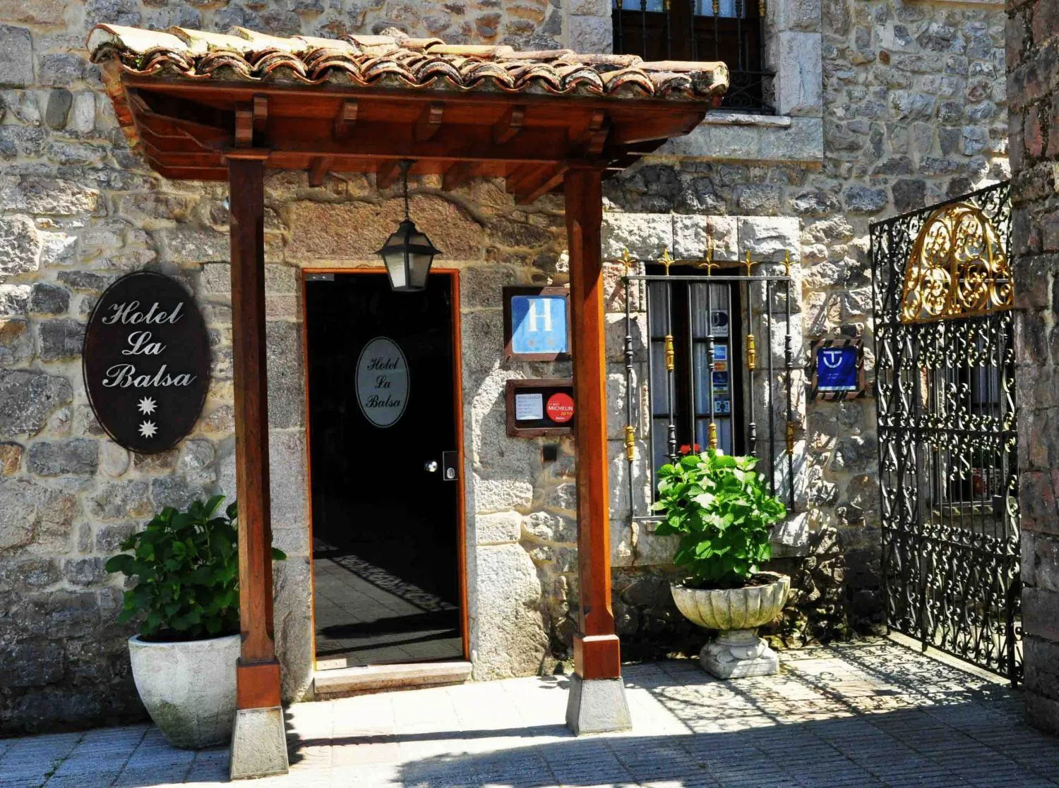 Facade/entrance in Hotel La Balsa