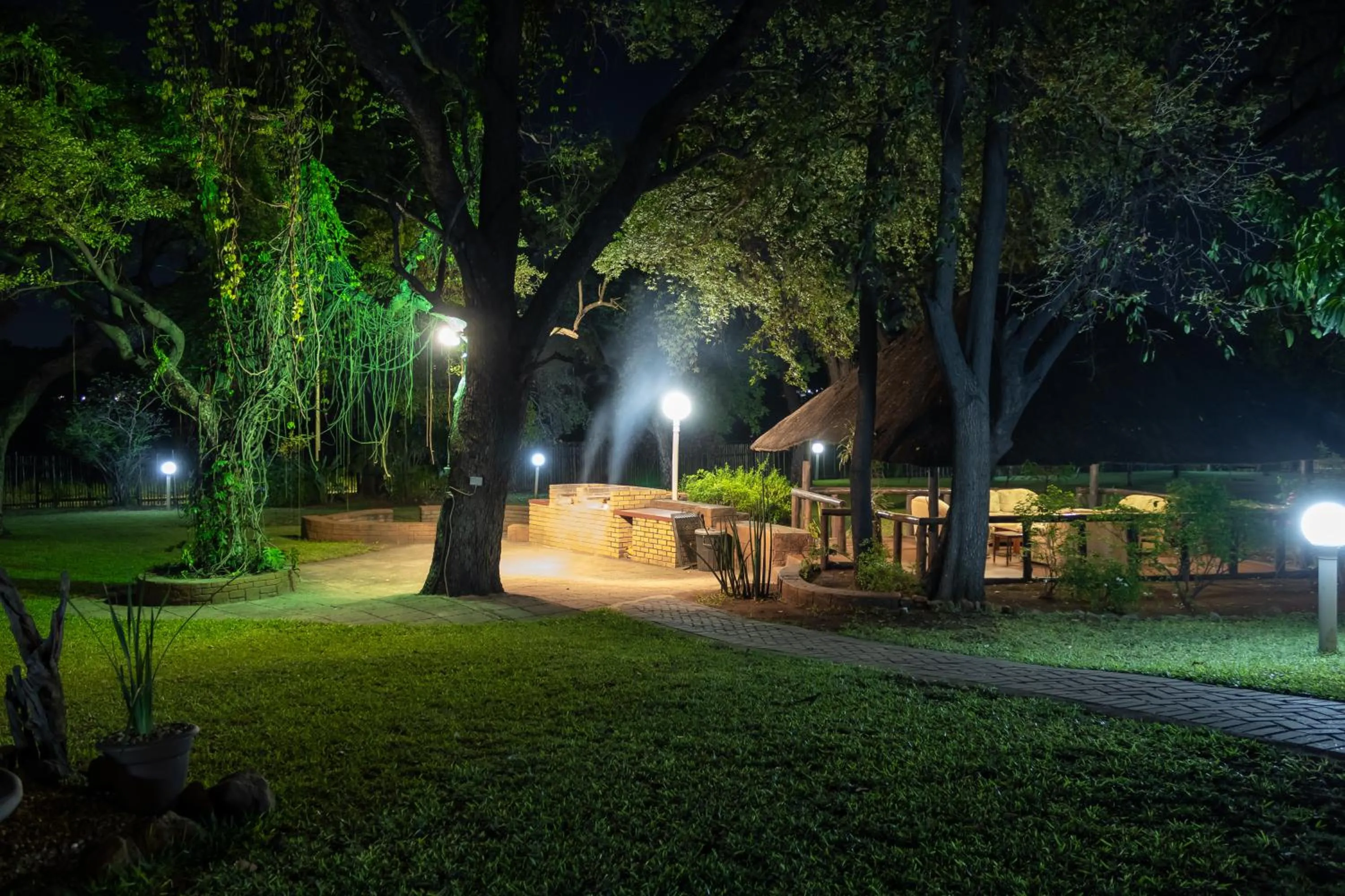 Night in Sunbird Lodge