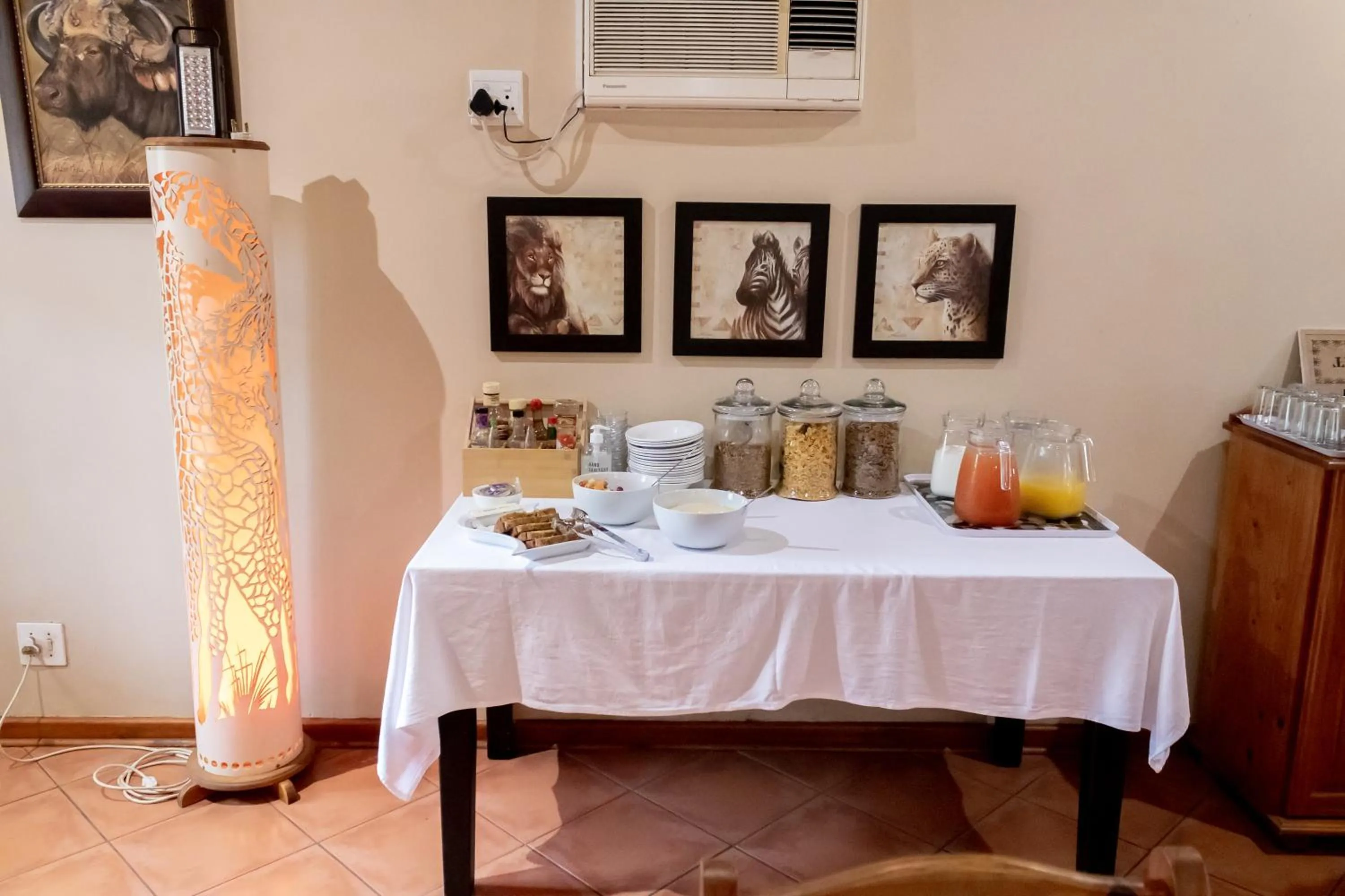 Breakfast in Sunbird Lodge