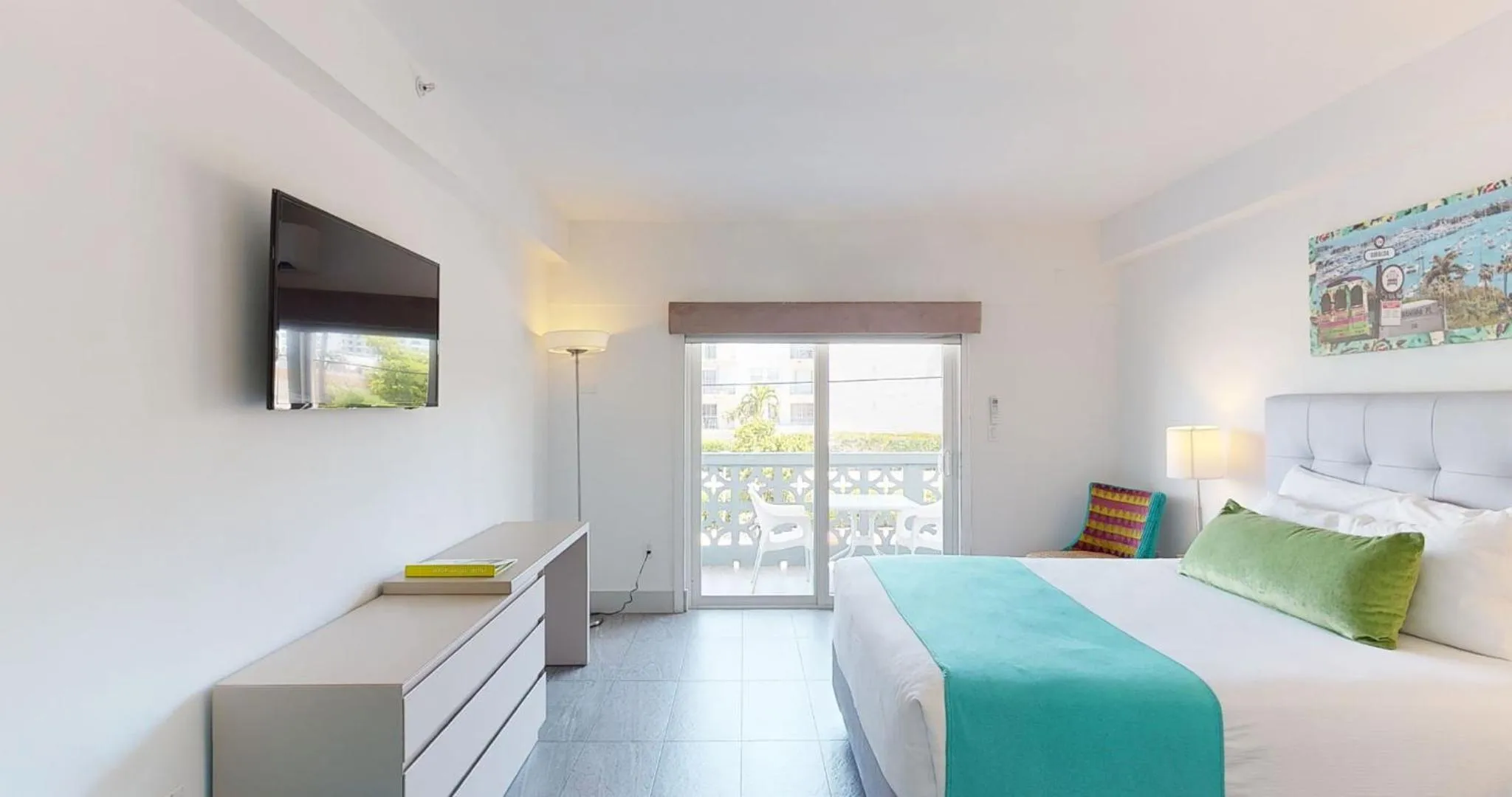 Photo of the whole room, Bed in Park Royal Miami Beach