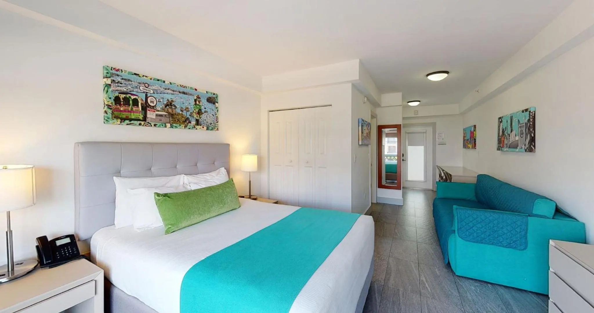 Bed in Park Royal Miami Beach